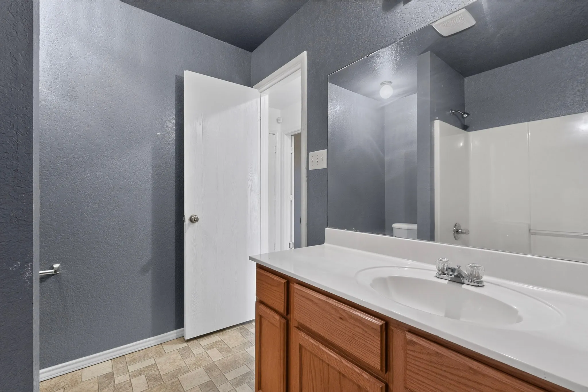 Single Family Residence For Rent in Bell County , 5201 Holster Drive, Killeen, Texas 76549, 4 Bedroom, 2 Bathroom, 2 Garage spaces, 1,918 Sqft, built in 2006, mls#21381137, Real Estate Agent in Killeen, Homes For Rent in Bell county, Homes For Rent in Killeen, Realtor in Killeen Texas, Real Estate Brokerage Independent Realty Texas, Luminita Cordes Realtor