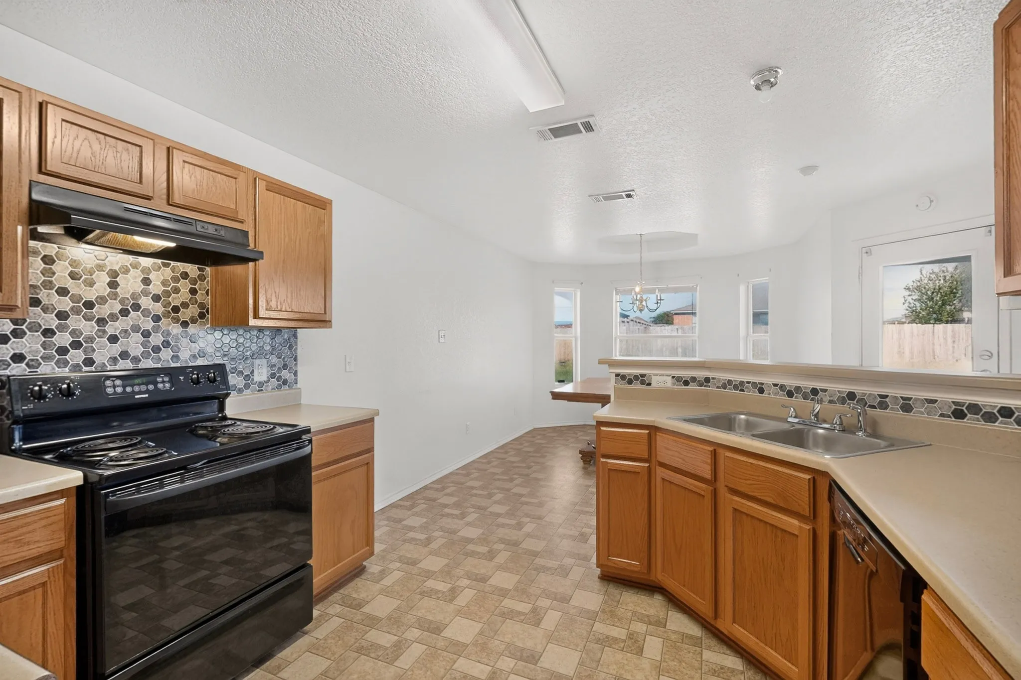Single Family Residence For Rent in Bell County , 5201 Holster Drive, Killeen, Texas 76549, 4 Bedroom, 2 Bathroom, 2 Garage spaces, 1,918 Sqft, built in 2006, mls#21381137, Real Estate Agent in Killeen, Homes For Rent in Bell county, Homes For Rent in Killeen, Realtor in Killeen Texas, Real Estate Brokerage Independent Realty Texas, Luminita Cordes Realtor