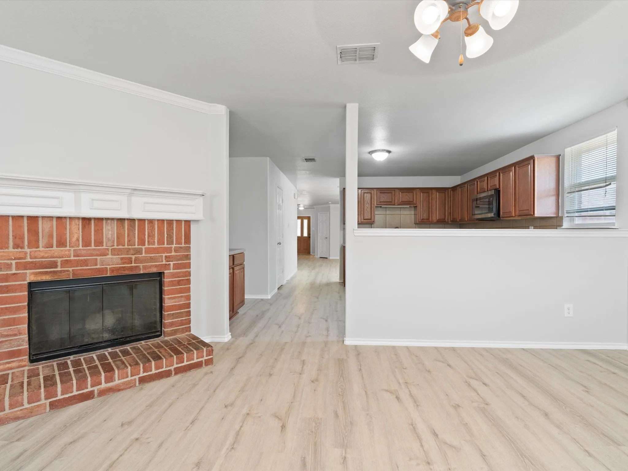 Single Family Residence For Rent in Collin County , 13101 Barbarosa Drive, Frisco, Texas 75035, 4 Bedroom, 2 Bathroom, 2 Garage spaces, 2,064 Sqft, built in 2005, mls#21373896, Real Estate Agent in Frisco, Homes For Rent in Collin county, Homes For Rent in Frisco, Realtor in Frisco Texas, Real Estate Brokerage Independent Realty Texas, Luminita Cordes Realtor