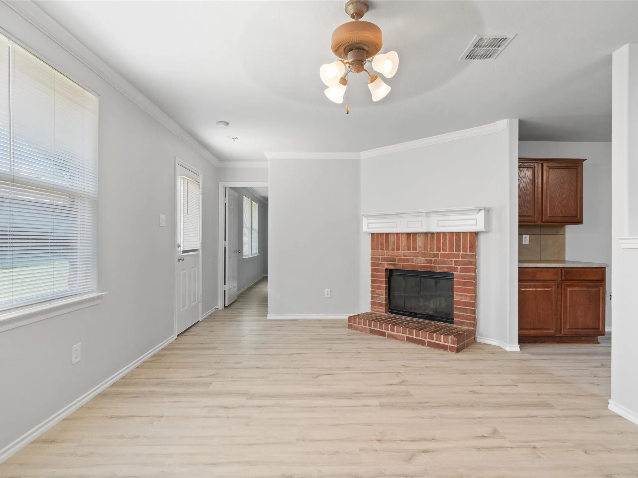 Single Family Residence For Rent in Collin County , 13101 Barbarosa Drive, Frisco, Texas 75035, 4 Bedroom, 2 Bathroom, 2 Garage spaces, 2,064 Sqft, built in 2005, mls#21373896, Real Estate Agent in Frisco, Homes For Rent in Collin county, Homes For Rent in Frisco, Realtor in Frisco Texas, Real Estate Brokerage Independent Realty Texas, Luminita Cordes Realtor