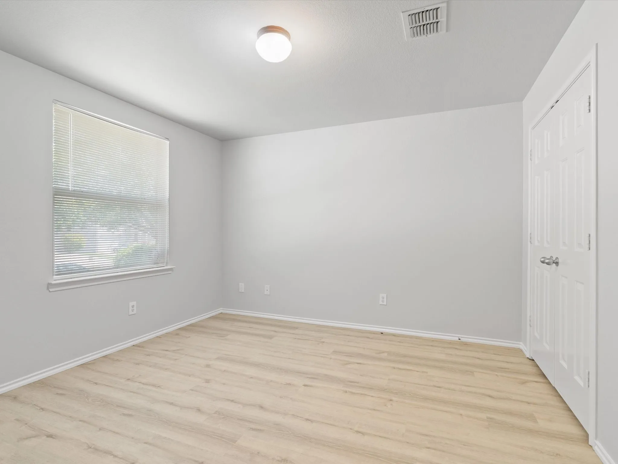 Single Family Residence For Rent in Collin County , 13101 Barbarosa Drive, Frisco, Texas 75035, 4 Bedroom, 2 Bathroom, 2 Garage spaces, 2,064 Sqft, built in 2005, mls#21373896, Real Estate Agent in Frisco, Homes For Rent in Collin county, Homes For Rent in Frisco, Realtor in Frisco Texas, Real Estate Brokerage Independent Realty Texas, Luminita Cordes Realtor