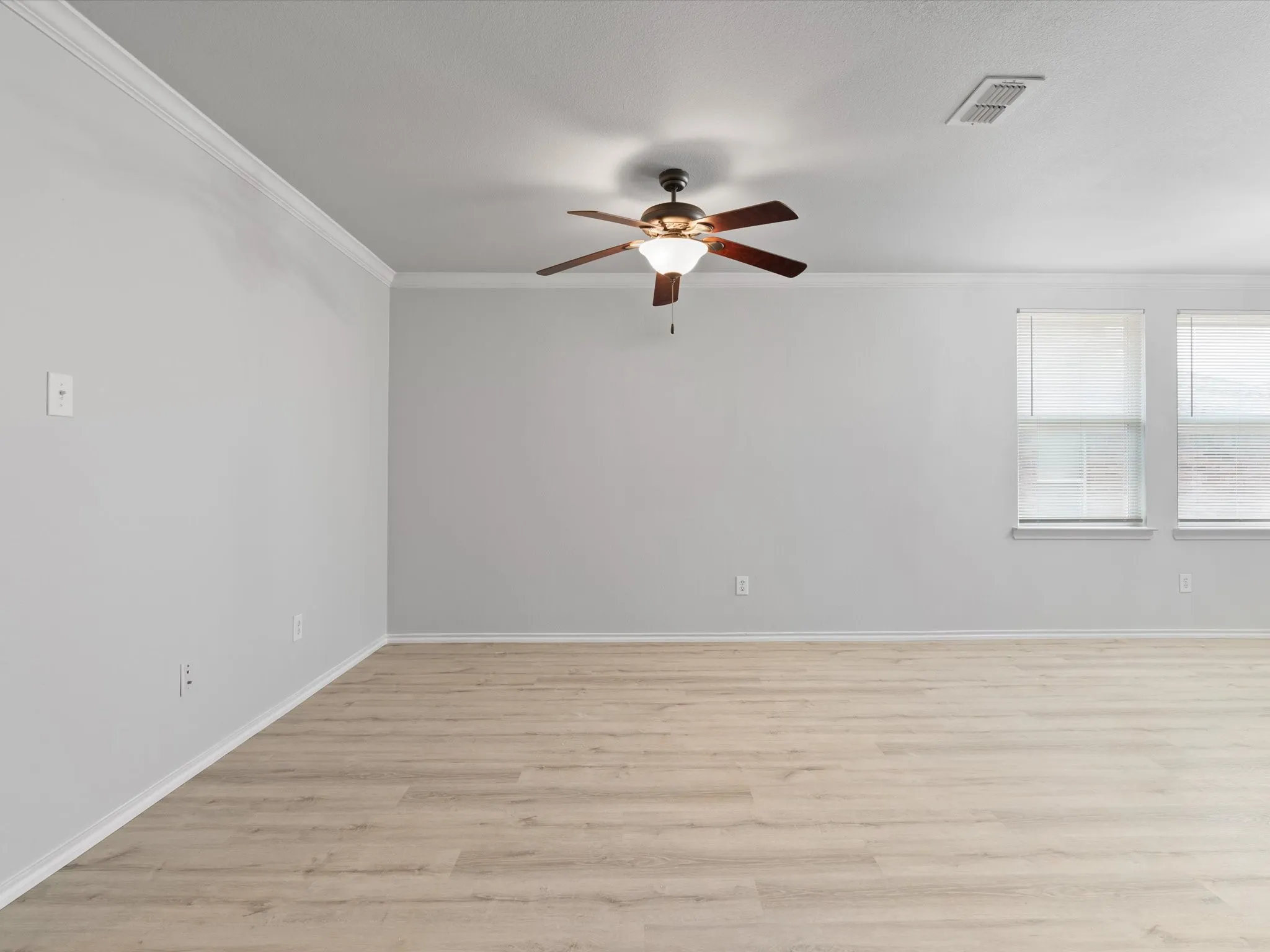 Single Family Residence For Rent in Collin County , 13101 Barbarosa Drive, Frisco, Texas 75035, 4 Bedroom, 2 Bathroom, 2 Garage spaces, 2,064 Sqft, built in 2005, mls#21373896, Real Estate Agent in Frisco, Homes For Rent in Collin county, Homes For Rent in Frisco, Realtor in Frisco Texas, Real Estate Brokerage Independent Realty Texas, Luminita Cordes Realtor
