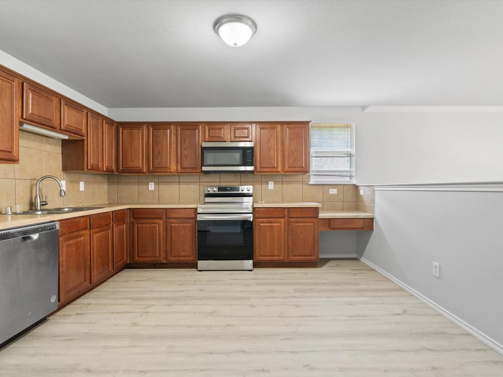 Single Family Residence For Rent in Collin County , 13101 Barbarosa Drive, Frisco, Texas 75035, 4 Bedroom, 2 Bathroom, 2 Garage spaces, 2,064 Sqft, built in 2005, mls#21373896, Real Estate Agent in Frisco, Homes For Rent in Collin county, Homes For Rent in Frisco, Realtor in Frisco Texas, Real Estate Brokerage Independent Realty Texas, Luminita Cordes Realtor