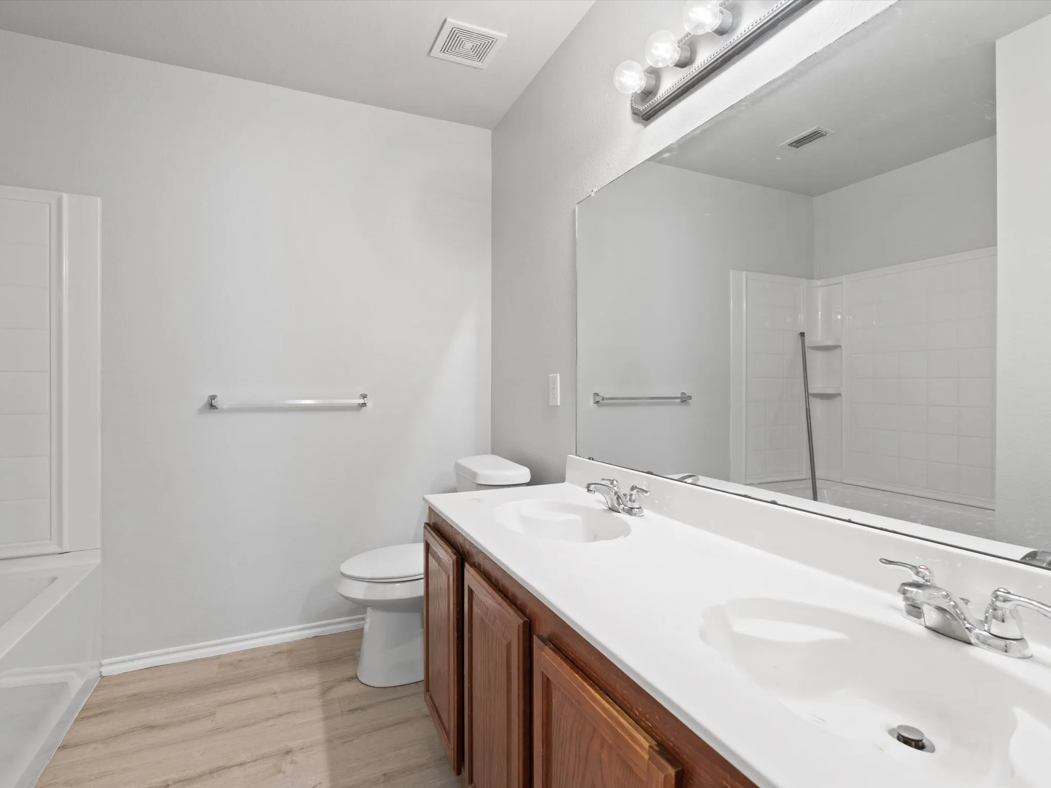 Single Family Residence For Rent in Collin County , 13101 Barbarosa Drive, Frisco, Texas 75035, 4 Bedroom, 2 Bathroom, 2 Garage spaces, 2,064 Sqft, built in 2005, mls#21373896, Real Estate Agent in Frisco, Homes For Rent in Collin county, Homes For Rent in Frisco, Realtor in Frisco Texas, Real Estate Brokerage Independent Realty Texas, Luminita Cordes Realtor