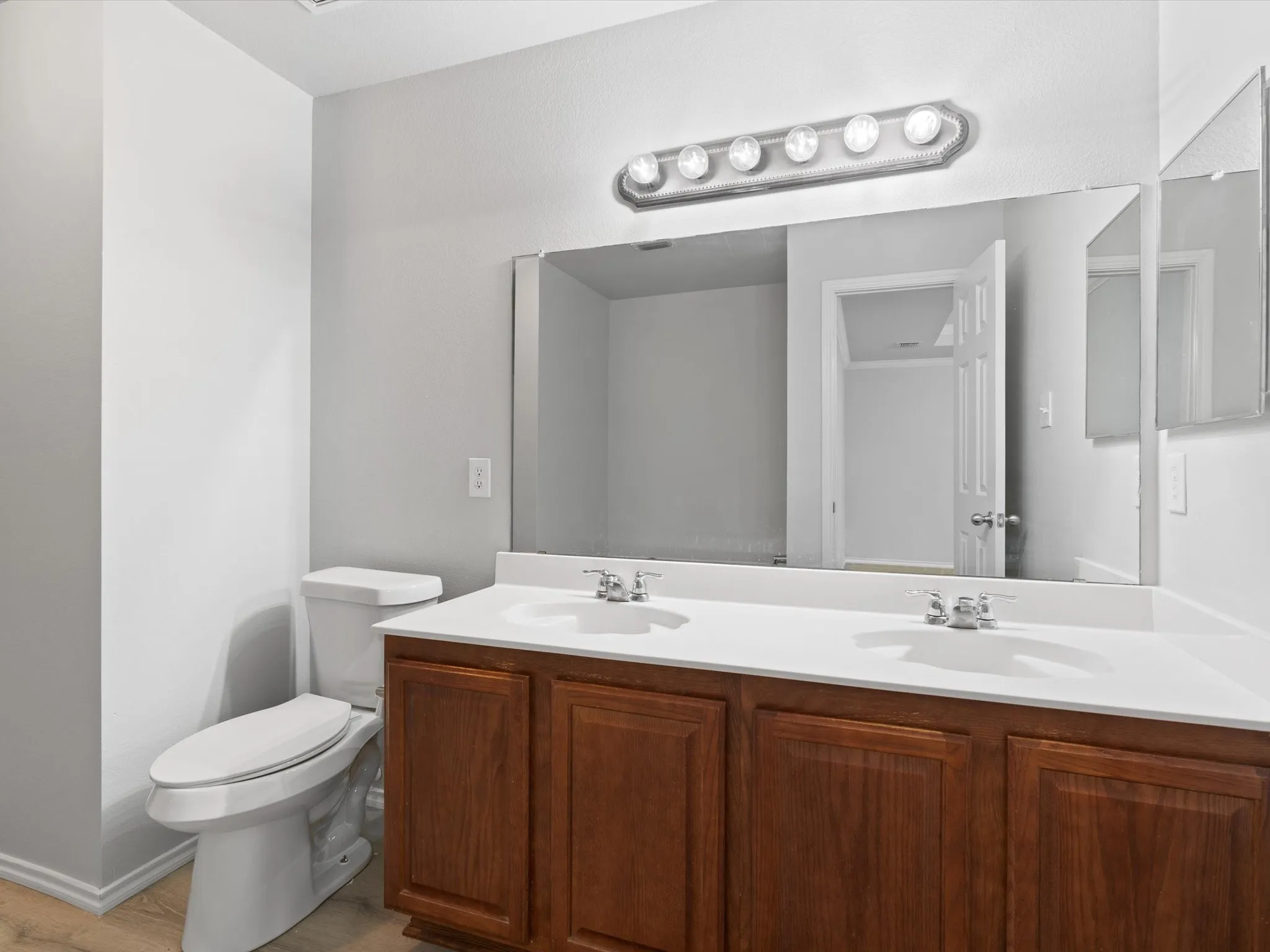 Single Family Residence For Rent in Collin County , 13101 Barbarosa Drive, Frisco, Texas 75035, 4 Bedroom, 2 Bathroom, 2 Garage spaces, 2,064 Sqft, built in 2005, mls#21373896, Real Estate Agent in Frisco, Homes For Rent in Collin county, Homes For Rent in Frisco, Realtor in Frisco Texas, Real Estate Brokerage Independent Realty Texas, Luminita Cordes Realtor