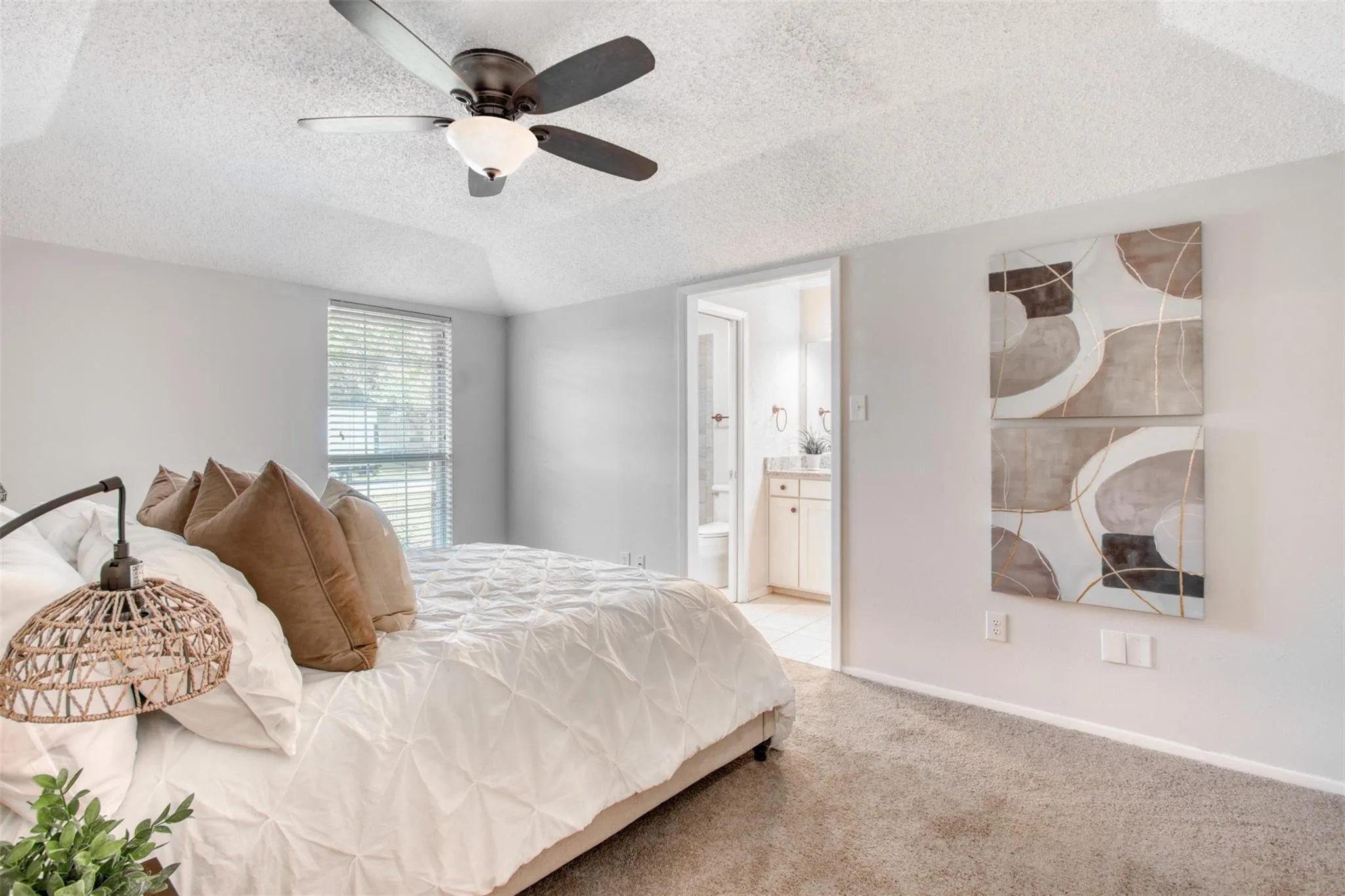 Single Family Residence For Sale in Dallas County , 1114 Midway Drive, Richardson, Texas 75081, 4 Bedroom, 2 Bathroom, 2 Garage spaces, 1,642 Sqft, built in 1977, mls#21380871, Real Estate Agent in Richardson, Homes For Sale in Dallas county, Homes For Sale in Richardson, Realtor in Richardson Texas, Real Estate Brokerage Independent Realty Texas, Luminita Cordes Realtor