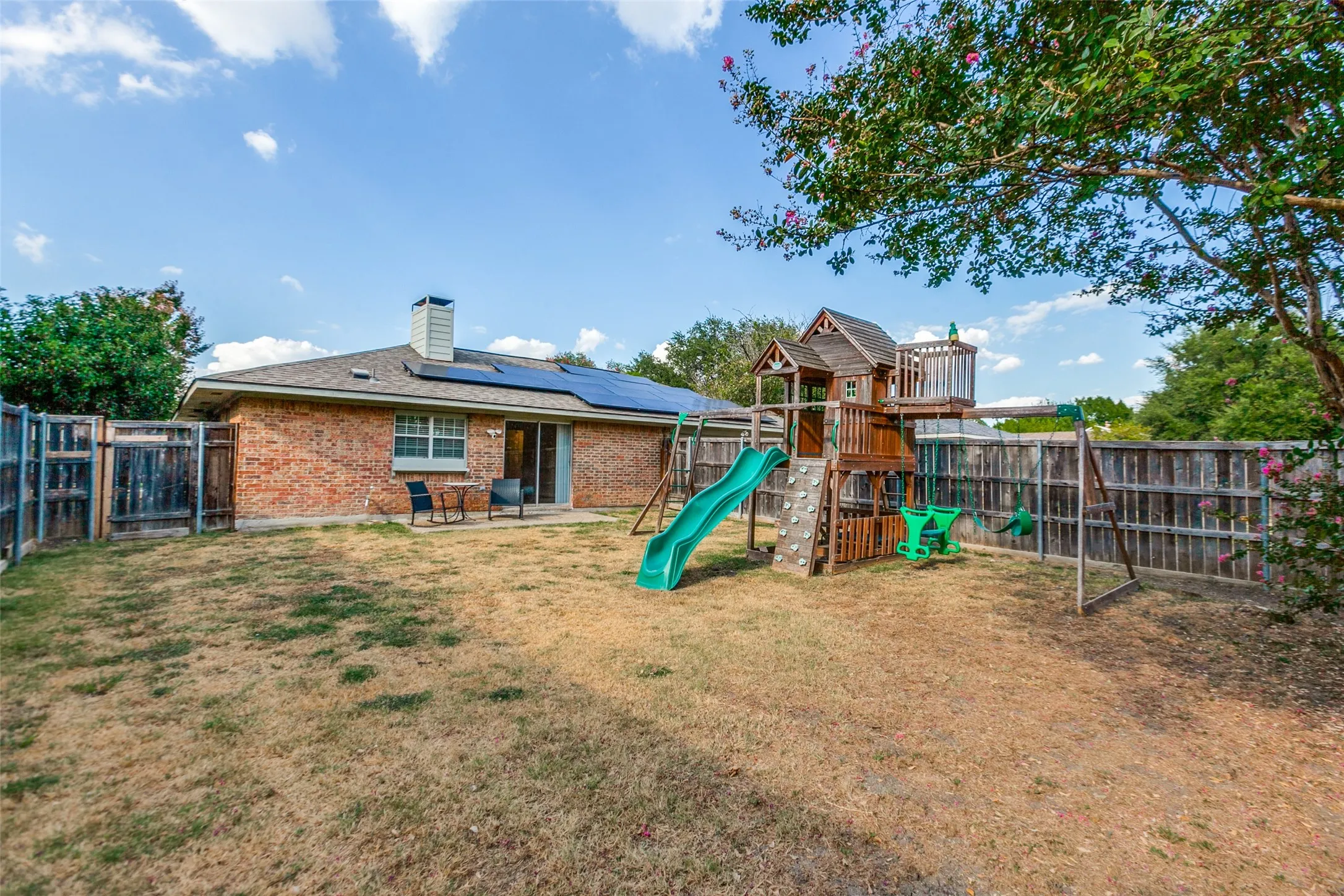 Single Family Residence For Sale in Dallas County , 1114 Midway Drive, Richardson, Texas 75081, 4 Bedroom, 2 Bathroom, 2 Garage spaces, 1,642 Sqft, built in 1977, mls#21380871, Real Estate Agent in Richardson, Homes For Sale in Dallas county, Homes For Sale in Richardson, Realtor in Richardson Texas, Real Estate Brokerage Independent Realty Texas, Luminita Cordes Realtor