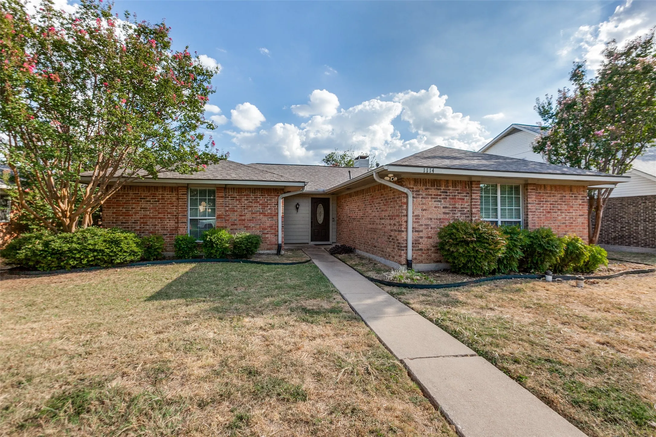 Single Family Residence For Sale in Dallas County , 1114 Midway Drive, Richardson, Texas 75081, 4 Bedroom, 2 Bathroom, 2 Garage spaces, 1,642 Sqft, built in 1977, mls#21380871, Real Estate Agent in Richardson, Homes For Sale in Dallas county, Homes For Sale in Richardson, Realtor in Richardson Texas, Real Estate Brokerage Independent Realty Texas, Luminita Cordes Realtor