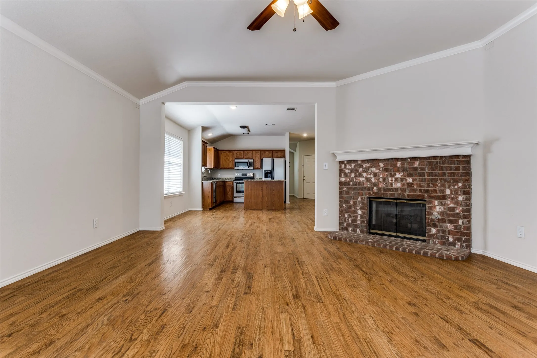 Single Family Residence For Rent in Denton County , 9710 Revolution Way, Frisco, Texas 75033, 4 Bedroom, 2 Bathroom, 2 Garage spaces, 1,960 Sqft, built in 2003, mls#21377109, Real Estate Agent in Frisco, Homes For Rent in Denton county, Homes For Rent in Frisco, Realtor in Frisco Texas, Real Estate Brokerage Independent Realty Texas, Luminita Cordes Realtor