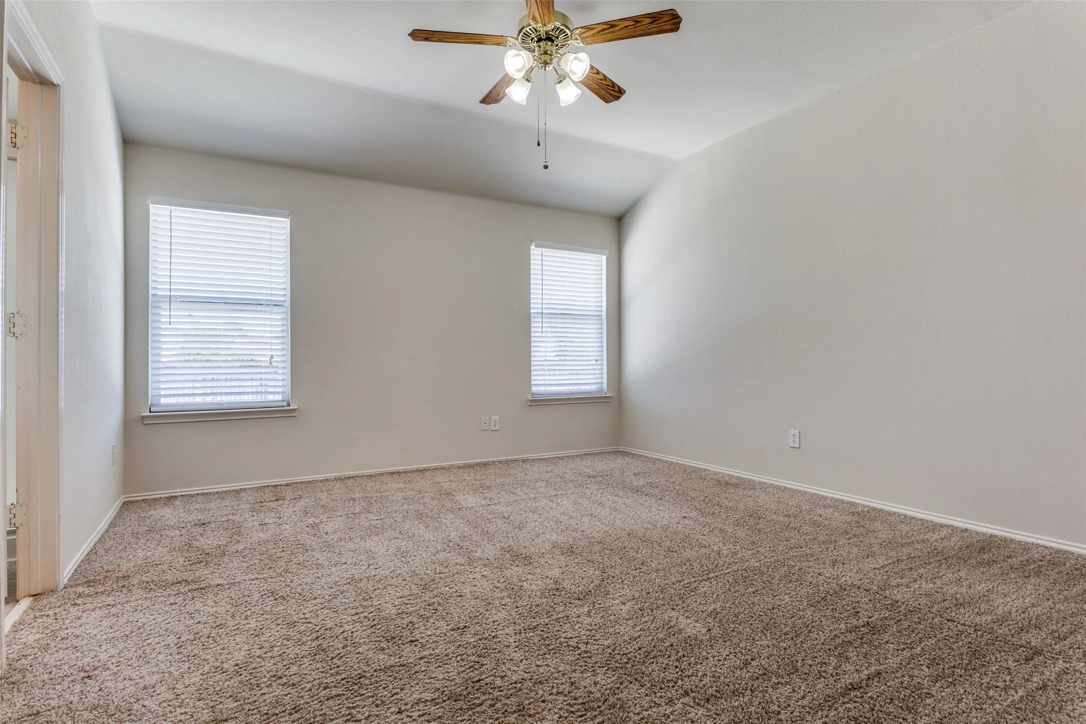 Single Family Residence For Rent in Denton County , 9710 Revolution Way, Frisco, Texas 75033, 4 Bedroom, 2 Bathroom, 2 Garage spaces, 1,960 Sqft, built in 2003, mls#21377109, Real Estate Agent in Frisco, Homes For Rent in Denton county, Homes For Rent in Frisco, Realtor in Frisco Texas, Real Estate Brokerage Independent Realty Texas, Luminita Cordes Realtor