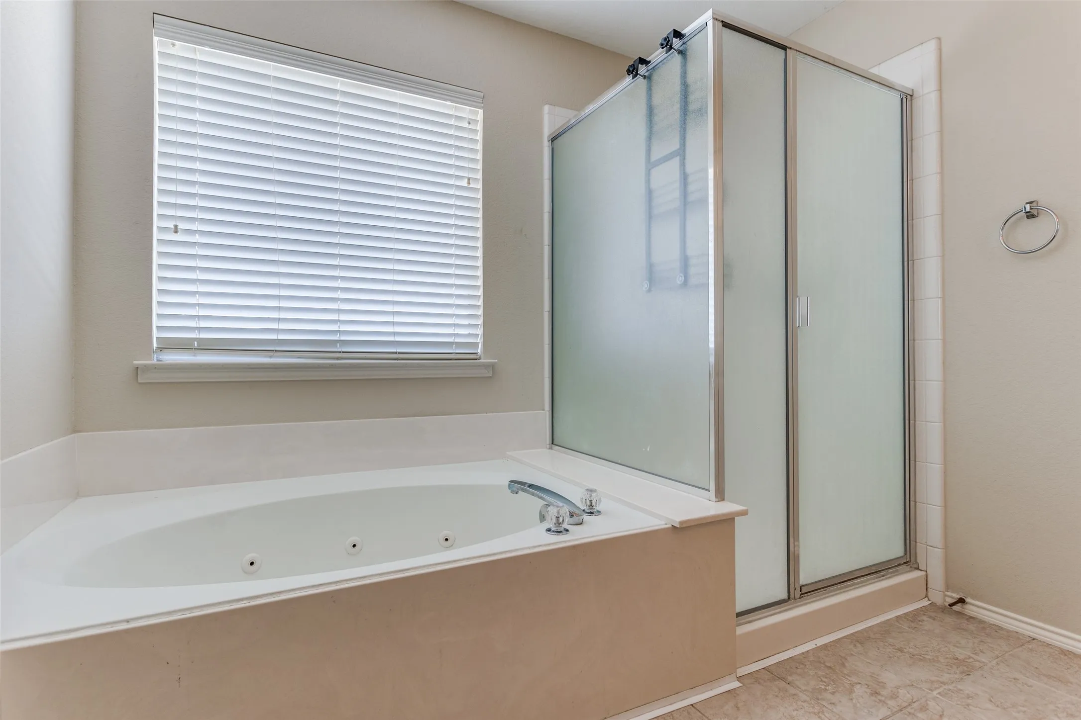 Single Family Residence For Rent in Denton County , 9710 Revolution Way, Frisco, Texas 75033, 4 Bedroom, 2 Bathroom, 2 Garage spaces, 1,960 Sqft, built in 2003, mls#21377109, Real Estate Agent in Frisco, Homes For Rent in Denton county, Homes For Rent in Frisco, Realtor in Frisco Texas, Real Estate Brokerage Independent Realty Texas, Luminita Cordes Realtor