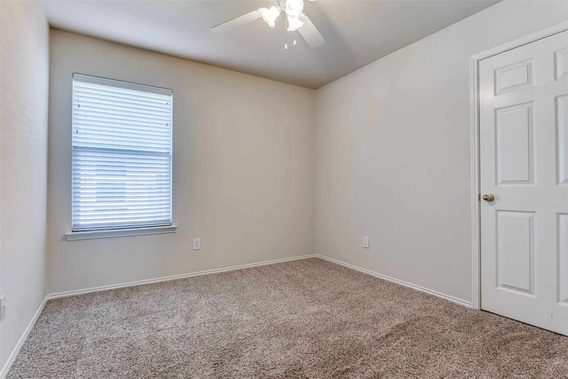 Single Family Residence For Rent in Denton County , 9710 Revolution Way, Frisco, Texas 75033, 4 Bedroom, 2 Bathroom, 2 Garage spaces, 1,960 Sqft, built in 2003, mls#21377109, Real Estate Agent in Frisco, Homes For Rent in Denton county, Homes For Rent in Frisco, Realtor in Frisco Texas, Real Estate Brokerage Independent Realty Texas, Luminita Cordes Realtor