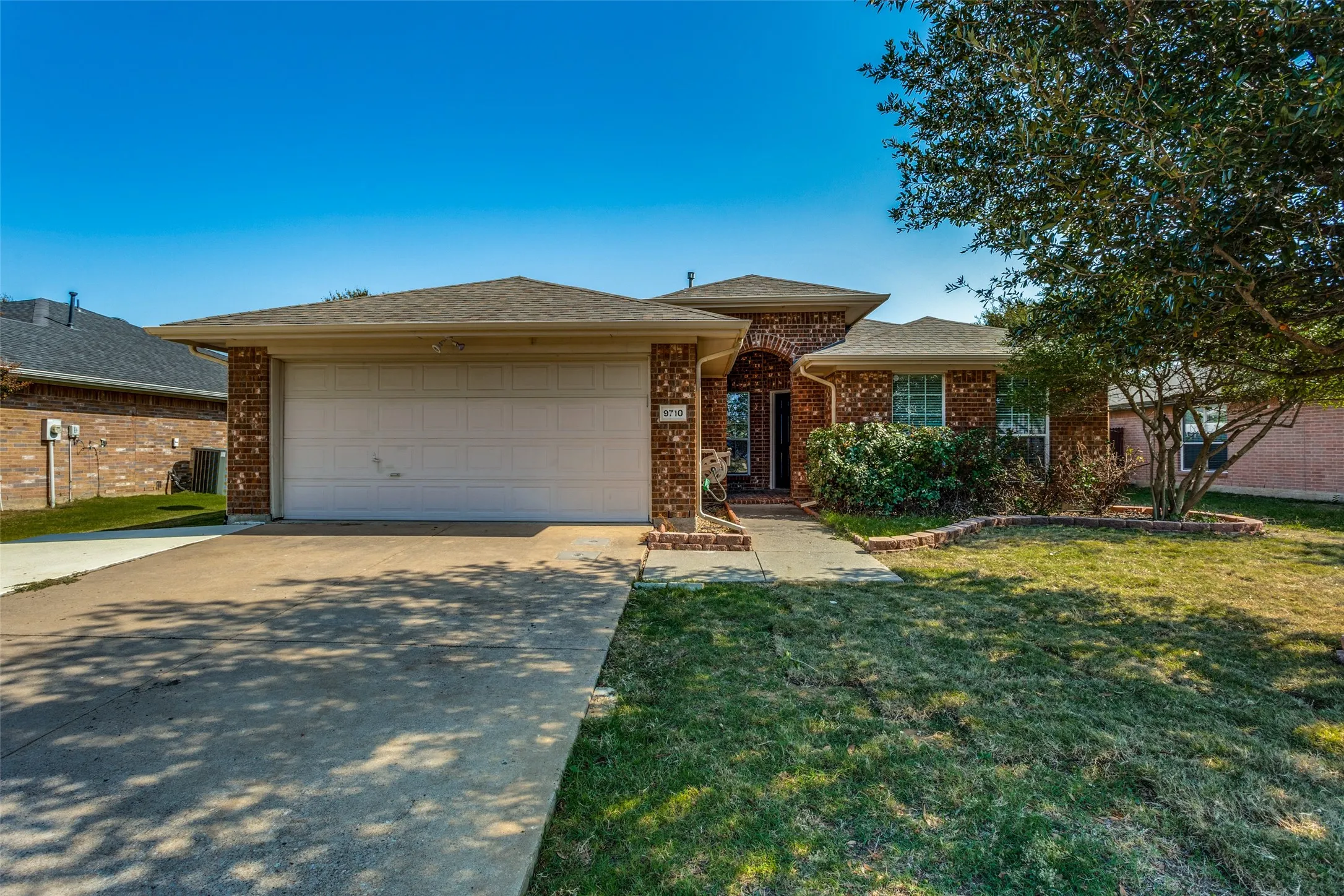 Single Family Residence For Rent in Denton County , 9710 Revolution Way, Frisco, Texas 75033, 4 Bedroom, 2 Bathroom, 2 Garage spaces, 1,960 Sqft, built in 2003, mls#21377109, Real Estate Agent in Frisco, Homes For Rent in Denton county, Homes For Rent in Frisco, Realtor in Frisco Texas, Real Estate Brokerage Independent Realty Texas, Luminita Cordes Realtor