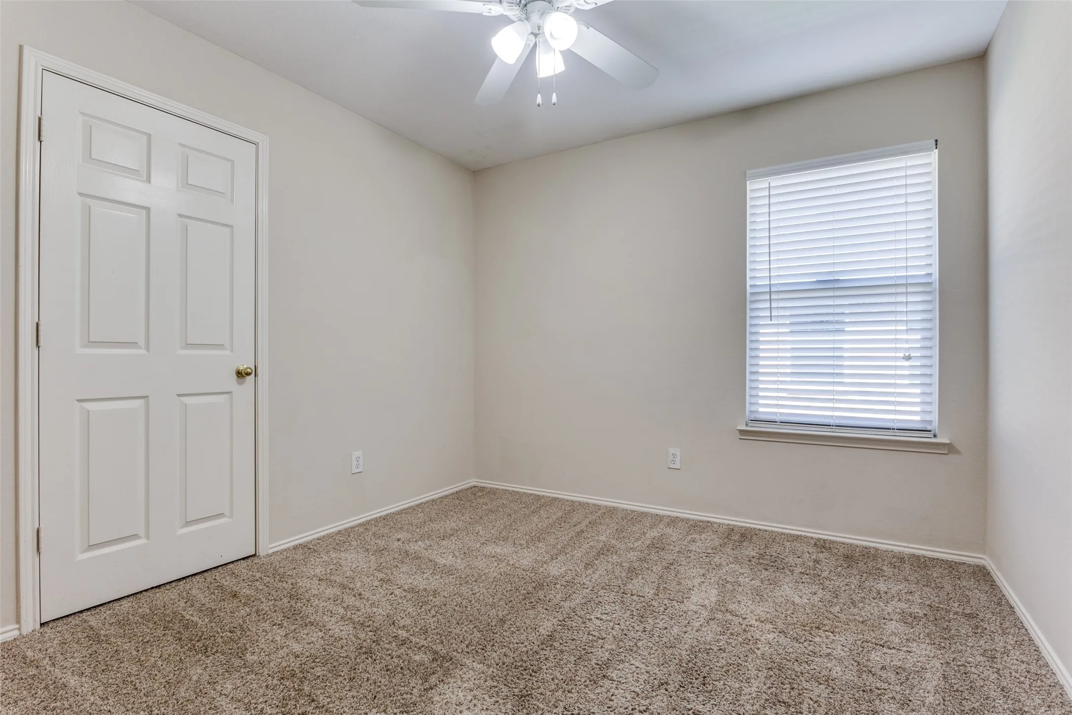 Single Family Residence For Rent in Denton County , 9710 Revolution Way, Frisco, Texas 75033, 4 Bedroom, 2 Bathroom, 2 Garage spaces, 1,960 Sqft, built in 2003, mls#21377109, Real Estate Agent in Frisco, Homes For Rent in Denton county, Homes For Rent in Frisco, Realtor in Frisco Texas, Real Estate Brokerage Independent Realty Texas, Luminita Cordes Realtor