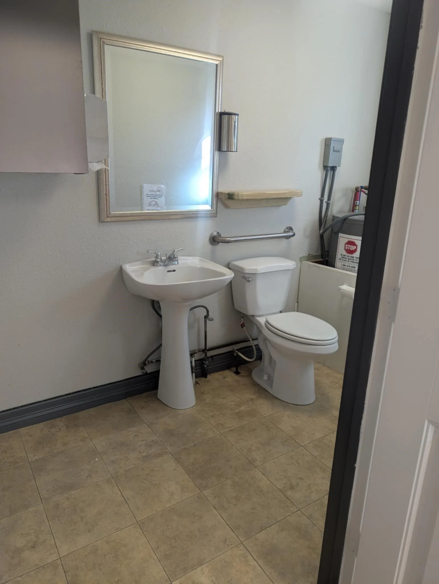 Office For Rent in Ellis County , 429 STATE HIGHWAY 342, Red Oak, Texas 75154, 0, 0, Garage spaces, 0 Sqft, built in 1990, mls#21381052, Real Estate Agent in Red Oak, Homes For Rent in Ellis county, Homes For Rent in Red Oak, Realtor in Red Oak Texas, Real Estate Brokerage Independent Realty Texas, Luminita Cordes Realtor