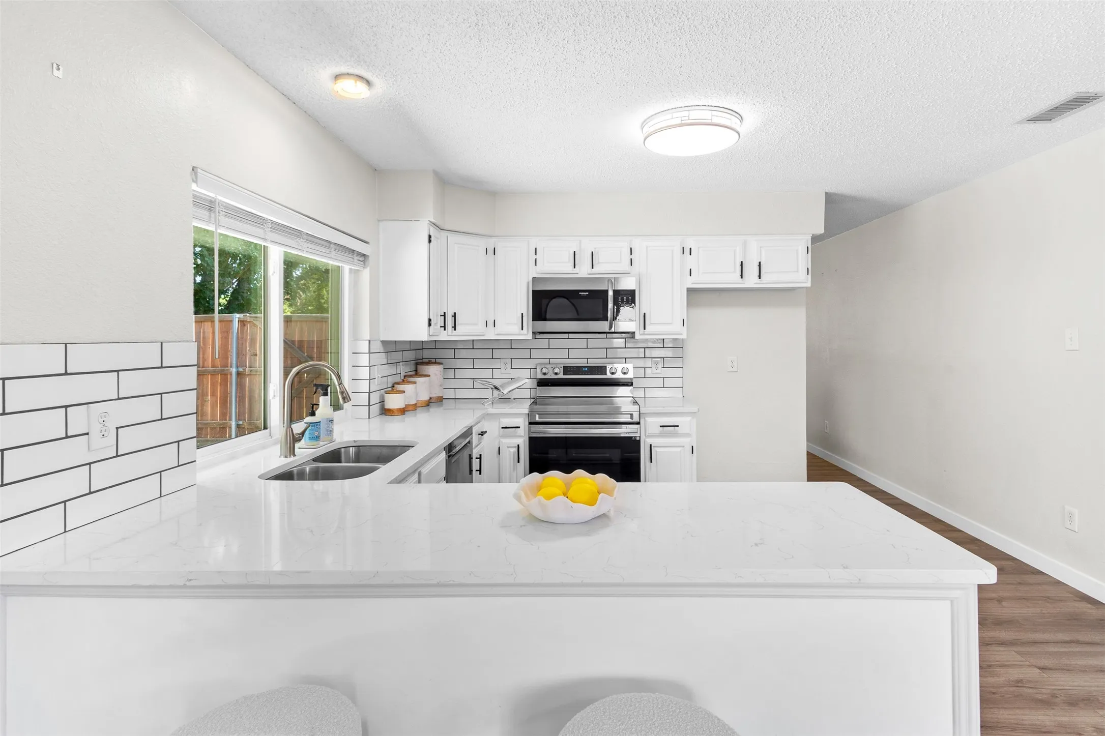 Single Family Residence For Rent in Denton County , 3109 Fairgate Drive, Carrollton, Texas 75007, 3 Bedroom, 2 Bathroom, 2 Garage spaces, 1,668 Sqft, built in 1983, mls#21381106, Real Estate Agent in Carrollton, Homes For Rent in Denton county, Homes For Rent in Carrollton, Realtor in Carrollton Texas, Real Estate Brokerage Independent Realty Texas, Luminita Cordes Realtor