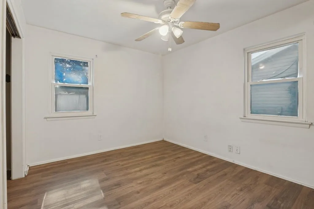 Single Family Residence For Sale in Tarrant County , 1024 Harris Drive, Euless, Texas 76039, 3 Bedroom, 1 Bathroom, 1 Garage spaces, 987 Sqft, built in 1959, mls#21380830, Real Estate Agent in Euless, Homes For Sale in Tarrant county, Homes For Sale in Euless, Realtor in Euless Texas, Real Estate Brokerage Independent Realty Texas, Luminita Cordes Realtor