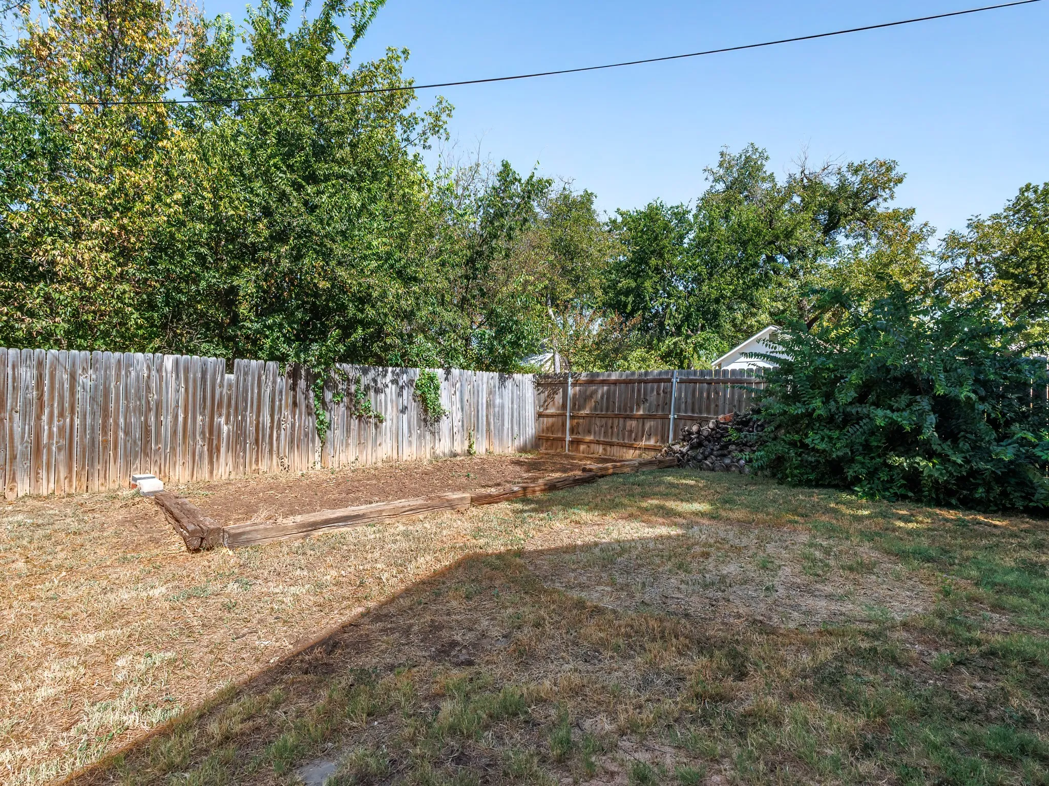Single Family Residence For Sale in Coleman County , 211 N Nueces Street, Coleman, Texas 76834, 3 Bedroom, 2 Bathroom, 1 Garage spaces, 1,442 Sqft, built in 1930, mls#21381006, Real Estate Agent in Coleman, Homes For Sale in Coleman county, Homes For Sale in Coleman, Realtor in Coleman Texas, Real Estate Brokerage Independent Realty Texas, Luminita Cordes Realtor