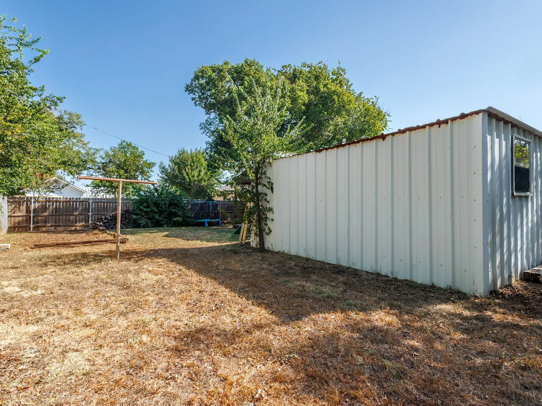 Single Family Residence For Sale in Coleman County , 211 N Nueces Street, Coleman, Texas 76834, 3 Bedroom, 2 Bathroom, 1 Garage spaces, 1,442 Sqft, built in 1930, mls#21381006, Real Estate Agent in Coleman, Homes For Sale in Coleman county, Homes For Sale in Coleman, Realtor in Coleman Texas, Real Estate Brokerage Independent Realty Texas, Luminita Cordes Realtor