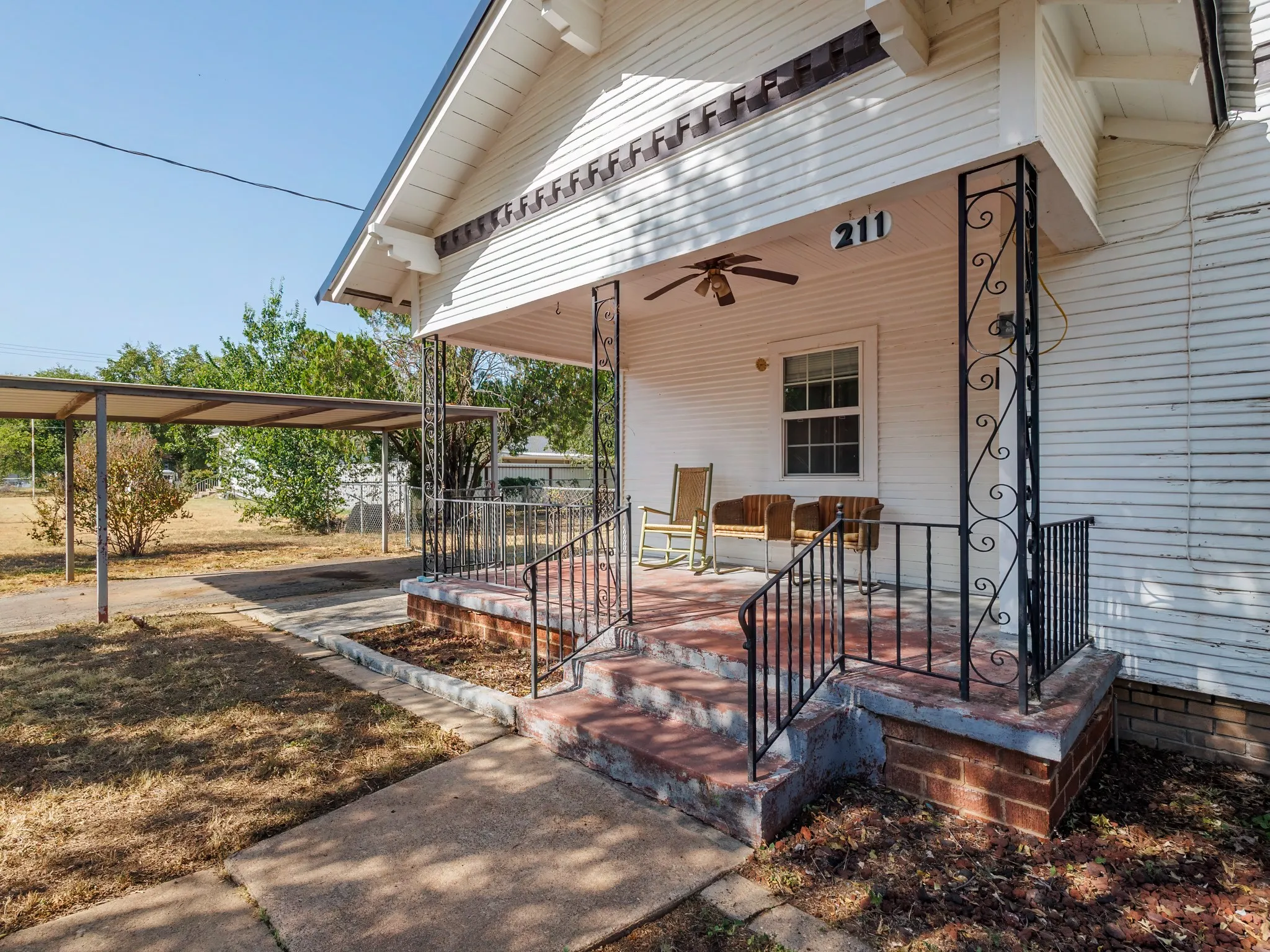 Single Family Residence For Sale in Coleman County , 211 N Nueces Street, Coleman, Texas 76834, 3 Bedroom, 2 Bathroom, 1 Garage spaces, 1,442 Sqft, built in 1930, mls#21381006, Real Estate Agent in Coleman, Homes For Sale in Coleman county, Homes For Sale in Coleman, Realtor in Coleman Texas, Real Estate Brokerage Independent Realty Texas, Luminita Cordes Realtor