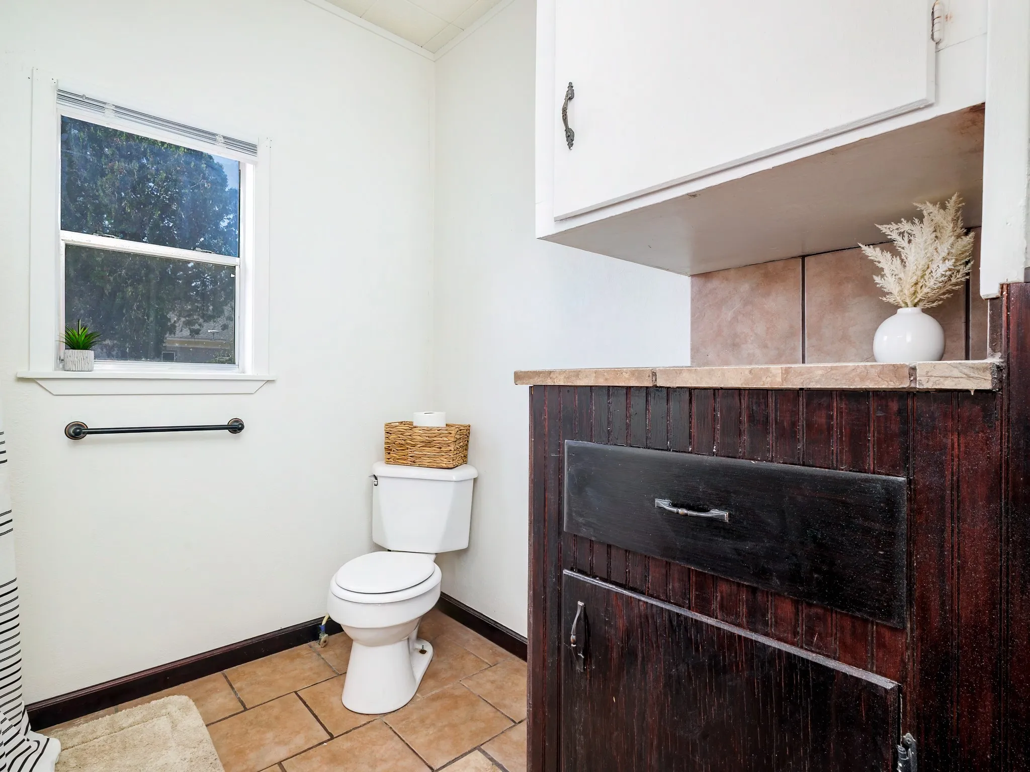 Single Family Residence For Sale in Coleman County , 211 N Nueces Street, Coleman, Texas 76834, 3 Bedroom, 2 Bathroom, 1 Garage spaces, 1,442 Sqft, built in 1930, mls#21381006, Real Estate Agent in Coleman, Homes For Sale in Coleman county, Homes For Sale in Coleman, Realtor in Coleman Texas, Real Estate Brokerage Independent Realty Texas, Luminita Cordes Realtor