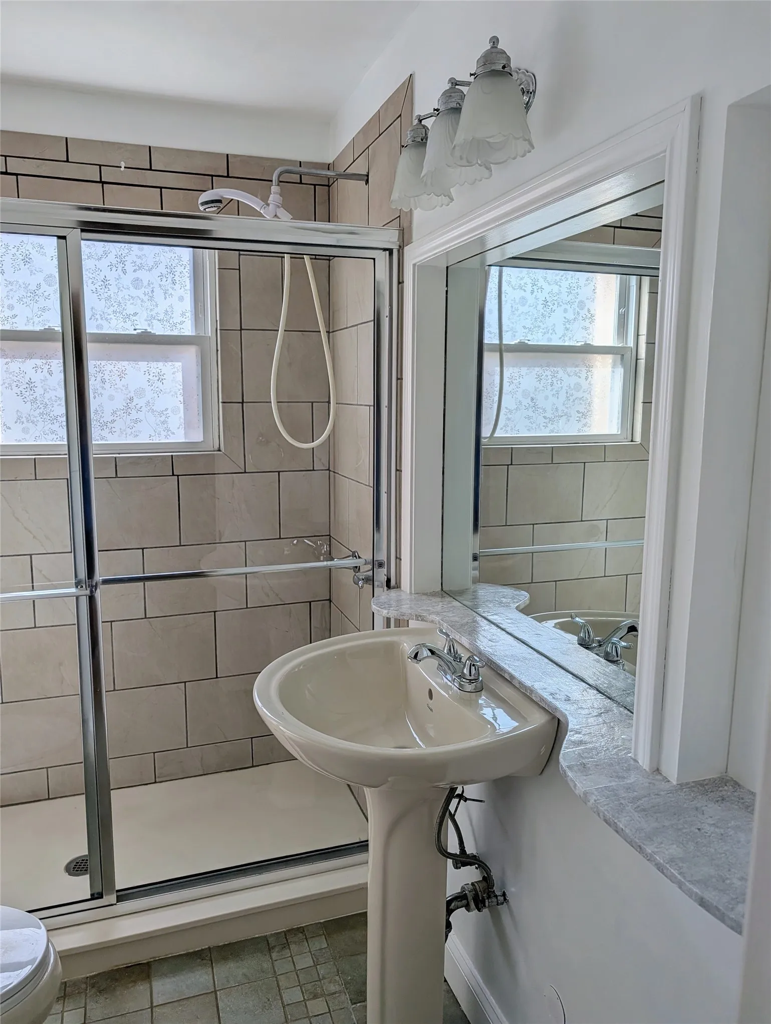 Single Family Residence For Rent in Mc Lennan County , 1701 Meridian Avenue, Waco, Texas 76708, 2 Bedroom, 1 Bathroom, Garage spaces, 957 Sqft, built in 1947, mls#21381163, Real Estate Agent in Waco, Homes For Rent in Mc Lennan county, Homes For Rent in Waco, Realtor in Waco Texas, Real Estate Brokerage Independent Realty Texas, Luminita Cordes Realtor