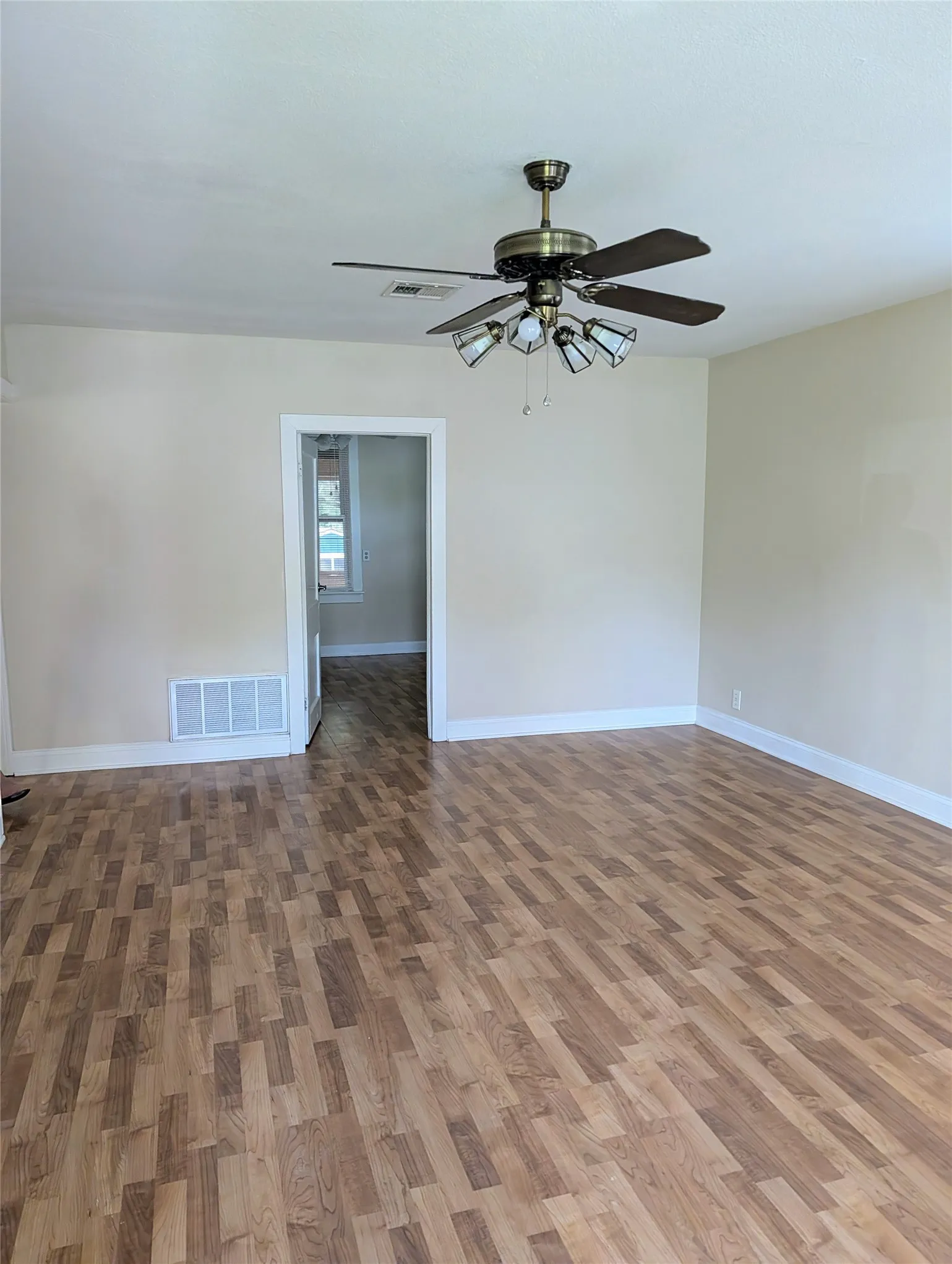 Single Family Residence For Rent in Mc Lennan County , 1701 Meridian Avenue, Waco, Texas 76708, 2 Bedroom, 1 Bathroom, Garage spaces, 957 Sqft, built in 1947, mls#21381163, Real Estate Agent in Waco, Homes For Rent in Mc Lennan county, Homes For Rent in Waco, Realtor in Waco Texas, Real Estate Brokerage Independent Realty Texas, Luminita Cordes Realtor