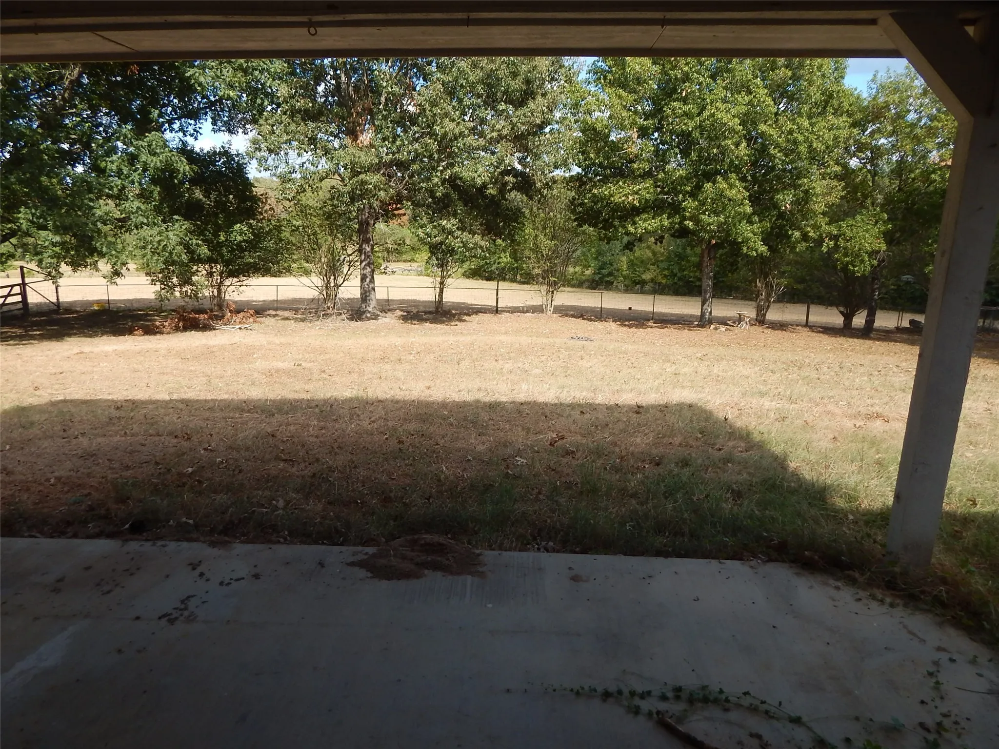 Single Family Residence For Sale in Upshur County , 8267 FM 3358, Gilmer, Texas 75645, 3 Bedroom, 2 Bathroom, 2 Garage spaces, 1,670 Sqft, built in 1996, mls#21381135, Real Estate Agent in Gilmer, Homes For Sale in Upshur county, Homes For Sale in Gilmer, Realtor in Gilmer Texas, Real Estate Brokerage Independent Realty Texas, Luminita Cordes Realtor