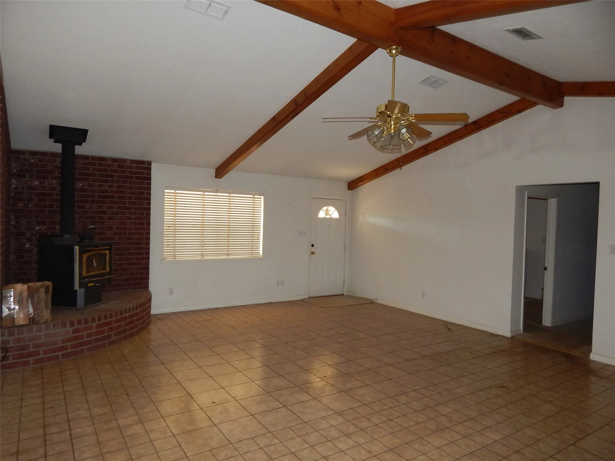 Single Family Residence For Sale in Upshur County , 8267 FM 3358, Gilmer, Texas 75645, 3 Bedroom, 2 Bathroom, 2 Garage spaces, 1,670 Sqft, built in 1996, mls#21381135, Real Estate Agent in Gilmer, Homes For Sale in Upshur county, Homes For Sale in Gilmer, Realtor in Gilmer Texas, Real Estate Brokerage Independent Realty Texas, Luminita Cordes Realtor