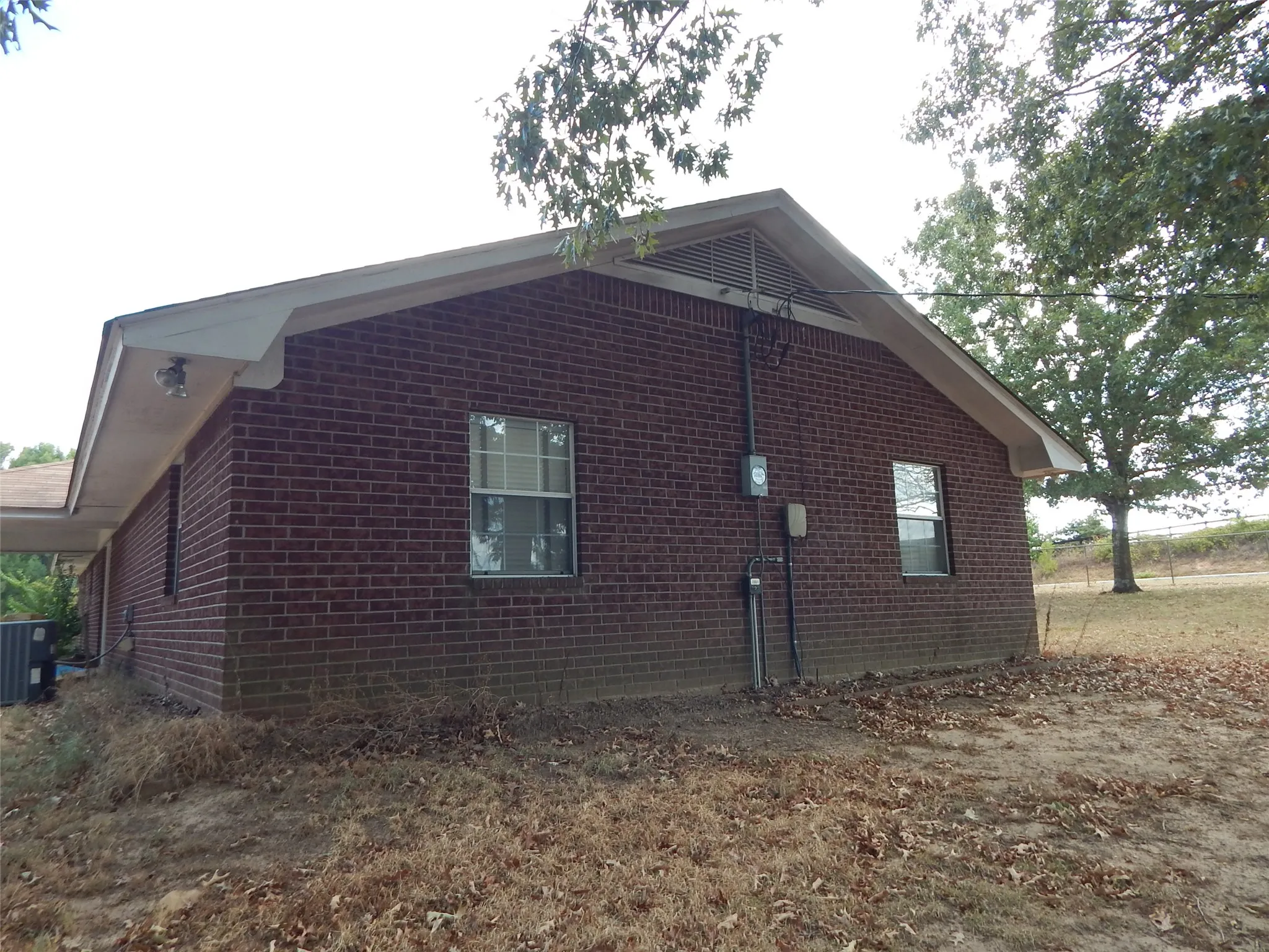 Single Family Residence For Sale in Upshur County , 8267 FM 3358, Gilmer, Texas 75645, 3 Bedroom, 2 Bathroom, 2 Garage spaces, 1,670 Sqft, built in 1996, mls#21381135, Real Estate Agent in Gilmer, Homes For Sale in Upshur county, Homes For Sale in Gilmer, Realtor in Gilmer Texas, Real Estate Brokerage Independent Realty Texas, Luminita Cordes Realtor