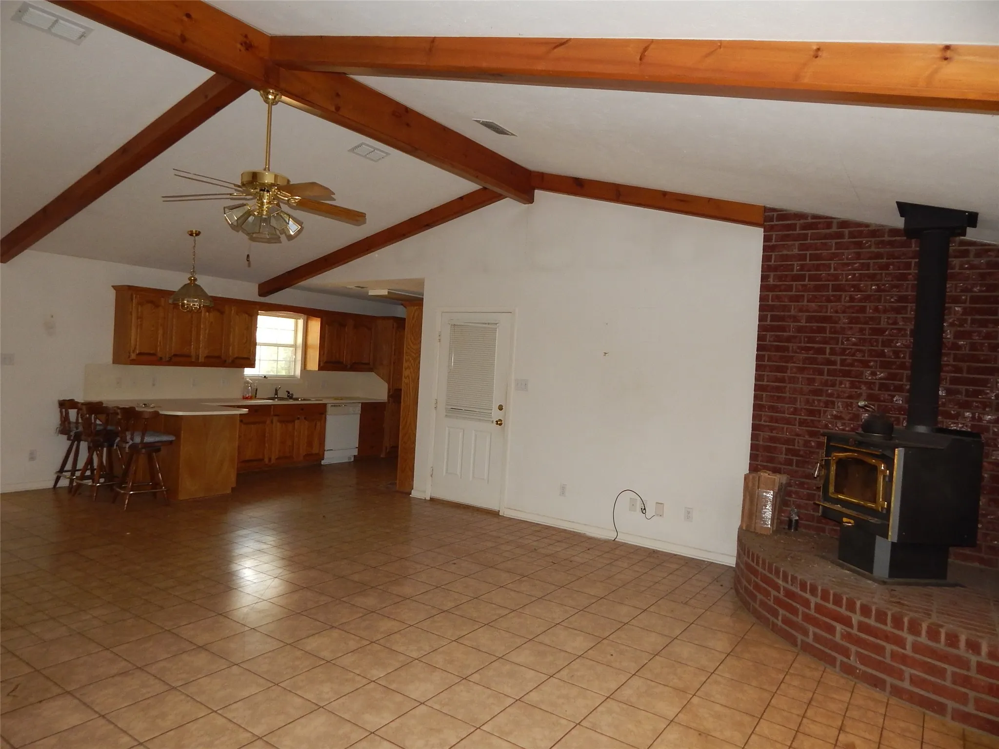 Single Family Residence For Sale in Upshur County , 8267 FM 3358, Gilmer, Texas 75645, 3 Bedroom, 2 Bathroom, 2 Garage spaces, 1,670 Sqft, built in 1996, mls#21381135, Real Estate Agent in Gilmer, Homes For Sale in Upshur county, Homes For Sale in Gilmer, Realtor in Gilmer Texas, Real Estate Brokerage Independent Realty Texas, Luminita Cordes Realtor