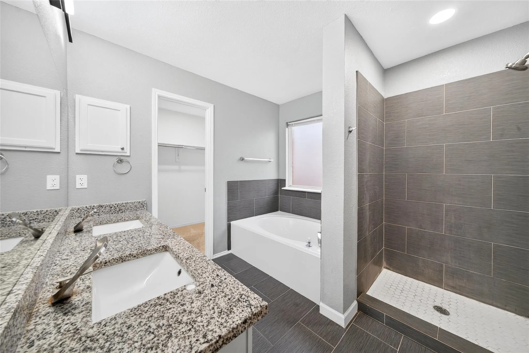 Single Family Residence For Rent in Tarrant County , 5016 Senator Drive, Fort Worth, Texas 76244, 4 Bedroom, 3 Bathroom, 2 Garage spaces, 2,527 Sqft, built in 2003, mls#21380186, Real Estate Agent in Fort Worth, Homes For Rent in Tarrant county, Homes For Rent in Fort Worth, Realtor in Fort Worth Texas, Real Estate Brokerage Independent Realty Texas, Luminita Cordes Realtor