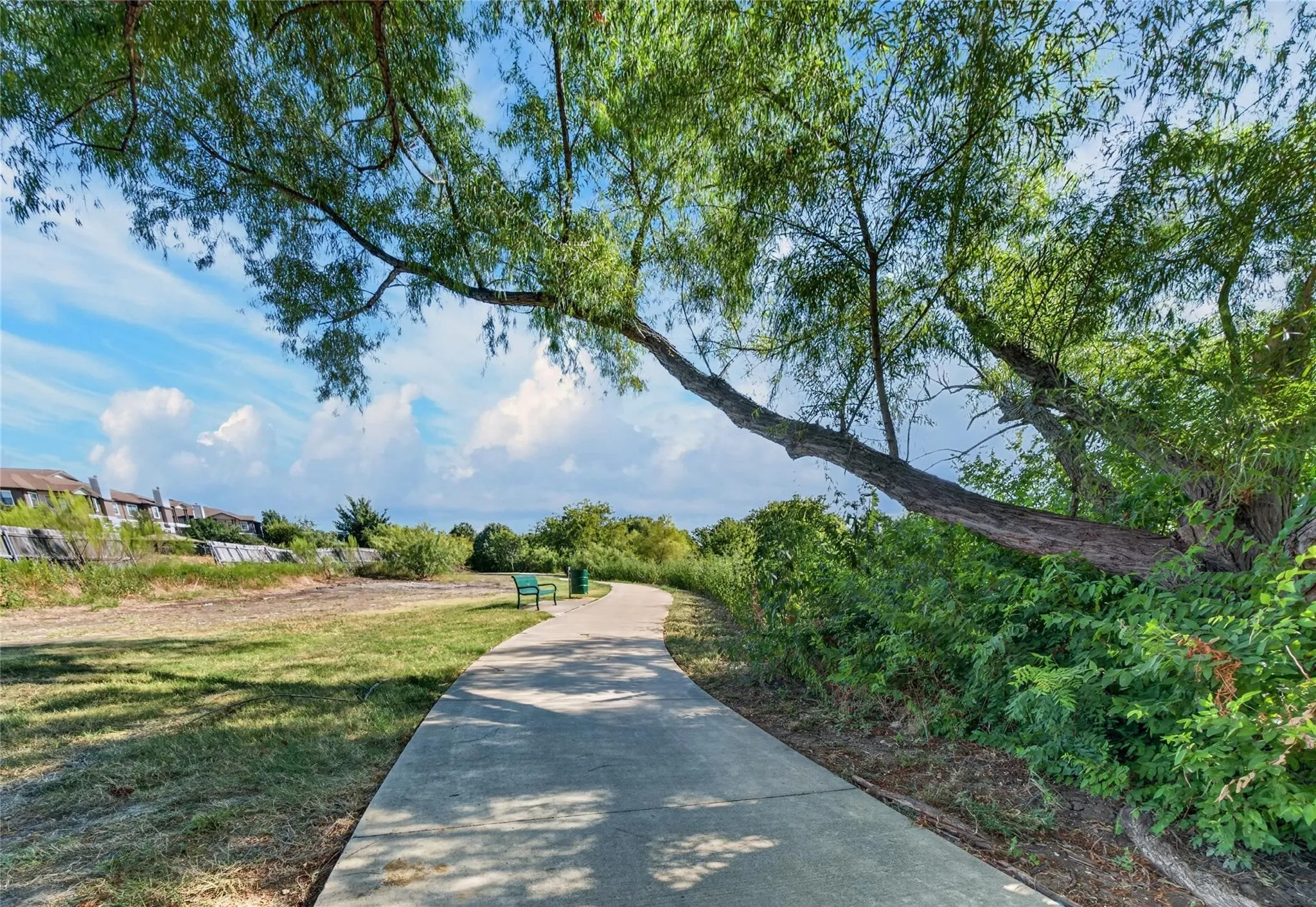 Single Family Residence For Rent in Tarrant County , 5016 Senator Drive, Fort Worth, Texas 76244, 4 Bedroom, 3 Bathroom, 2 Garage spaces, 2,527 Sqft, built in 2003, mls#21380186, Real Estate Agent in Fort Worth, Homes For Rent in Tarrant county, Homes For Rent in Fort Worth, Realtor in Fort Worth Texas, Real Estate Brokerage Independent Realty Texas, Luminita Cordes Realtor