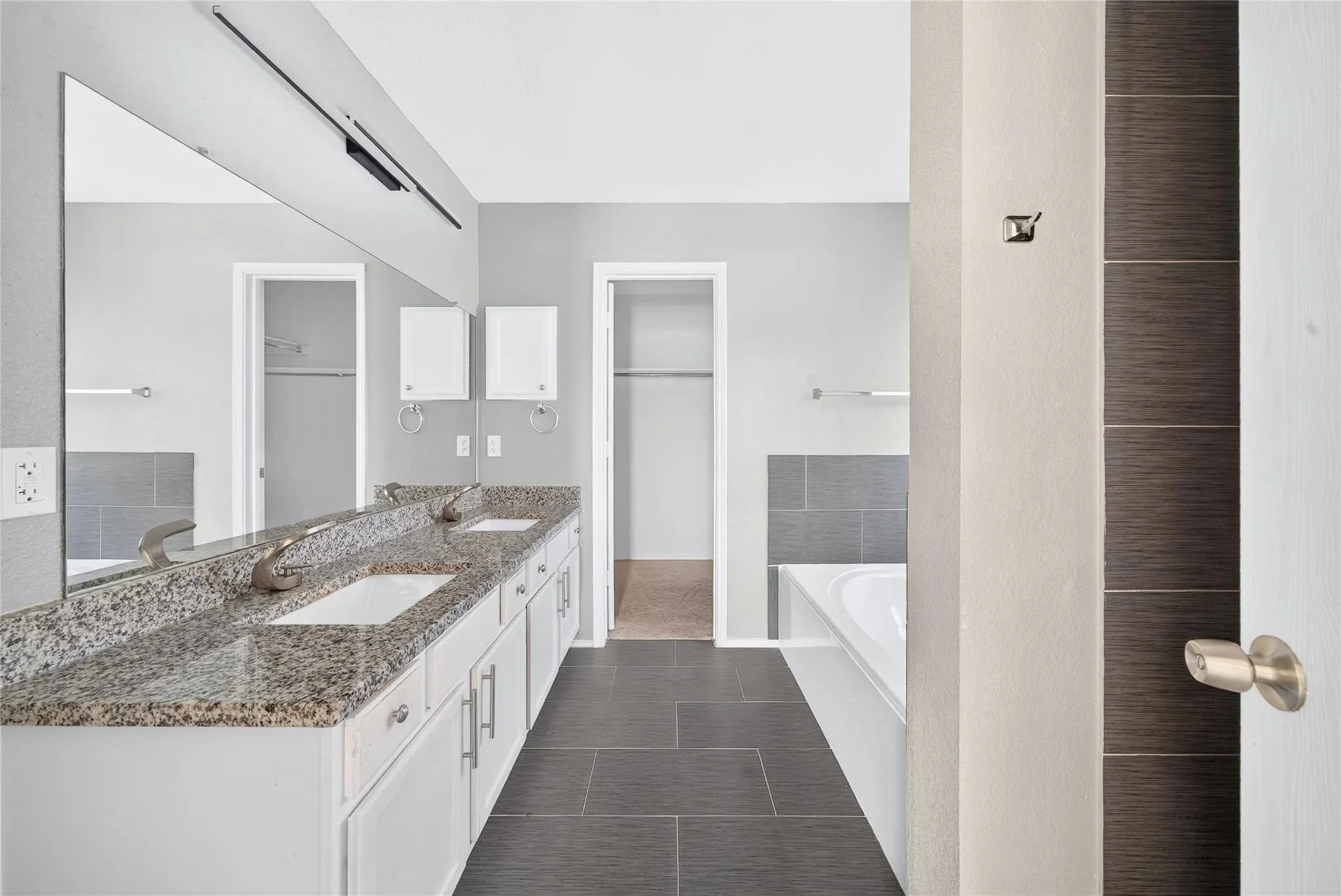 Single Family Residence For Rent in Tarrant County , 5016 Senator Drive, Fort Worth, Texas 76244, 4 Bedroom, 3 Bathroom, 2 Garage spaces, 2,527 Sqft, built in 2003, mls#21380186, Real Estate Agent in Fort Worth, Homes For Rent in Tarrant county, Homes For Rent in Fort Worth, Realtor in Fort Worth Texas, Real Estate Brokerage Independent Realty Texas, Luminita Cordes Realtor