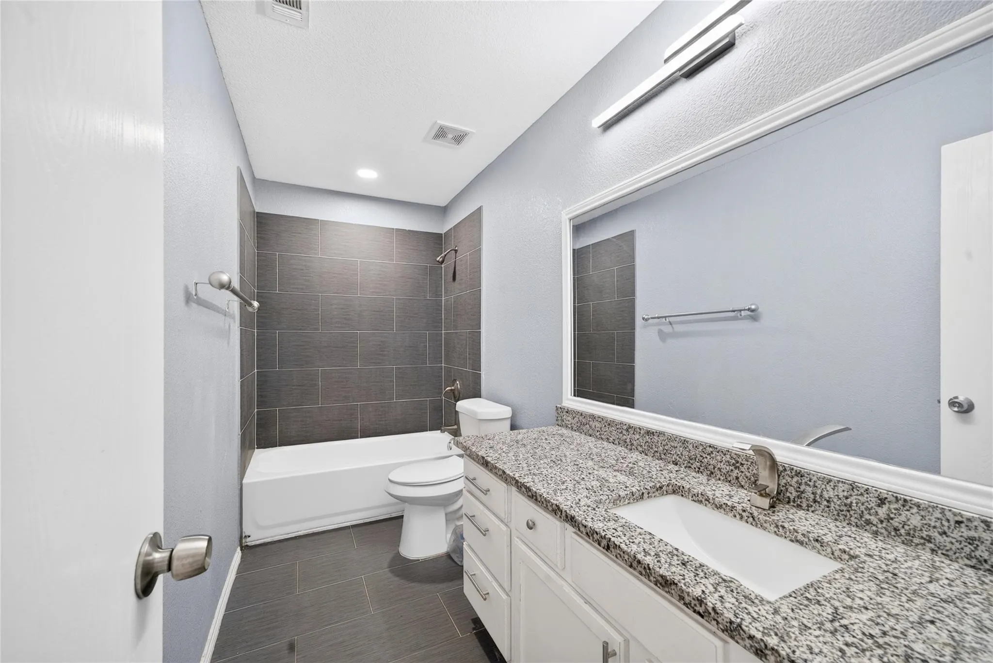 Single Family Residence For Rent in Tarrant County , 5016 Senator Drive, Fort Worth, Texas 76244, 4 Bedroom, 3 Bathroom, 2 Garage spaces, 2,527 Sqft, built in 2003, mls#21380186, Real Estate Agent in Fort Worth, Homes For Rent in Tarrant county, Homes For Rent in Fort Worth, Realtor in Fort Worth Texas, Real Estate Brokerage Independent Realty Texas, Luminita Cordes Realtor