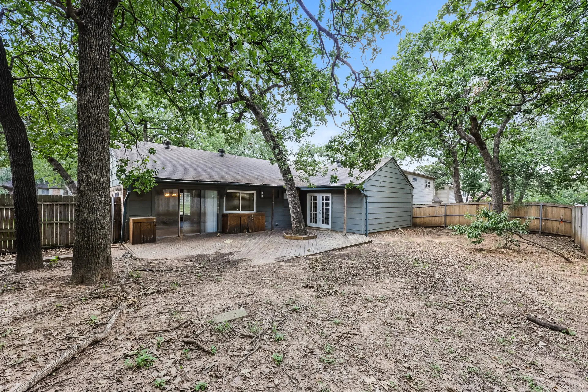 Single Family Residence For Rent in Tarrant County , 1800 Chittam Drive, Euless, Texas 76039, 3 Bedroom, 2 Bathroom, 2 Garage spaces, 1,523 Sqft, built in 1983, mls#21381172, Real Estate Agent in Euless, Homes For Rent in Tarrant county, Homes For Rent in Euless, Realtor in Euless Texas, Real Estate Brokerage Independent Realty Texas, Luminita Cordes Realtor