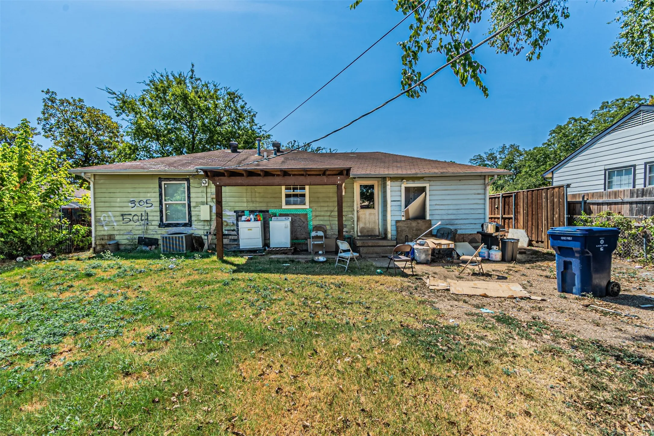Single Family Residence For Sale in Dallas County , 305 Chandler Drive, Garland, Texas 75040, 3 Bedroom, 1 Bathroom, Garage spaces, 1,056 Sqft, built in 1952, mls#21381176, Real Estate Agent in Garland, Homes For Sale in Dallas county, Homes For Sale in Garland, Realtor in Garland Texas, Real Estate Brokerage Independent Realty Texas, Luminita Cordes Realtor