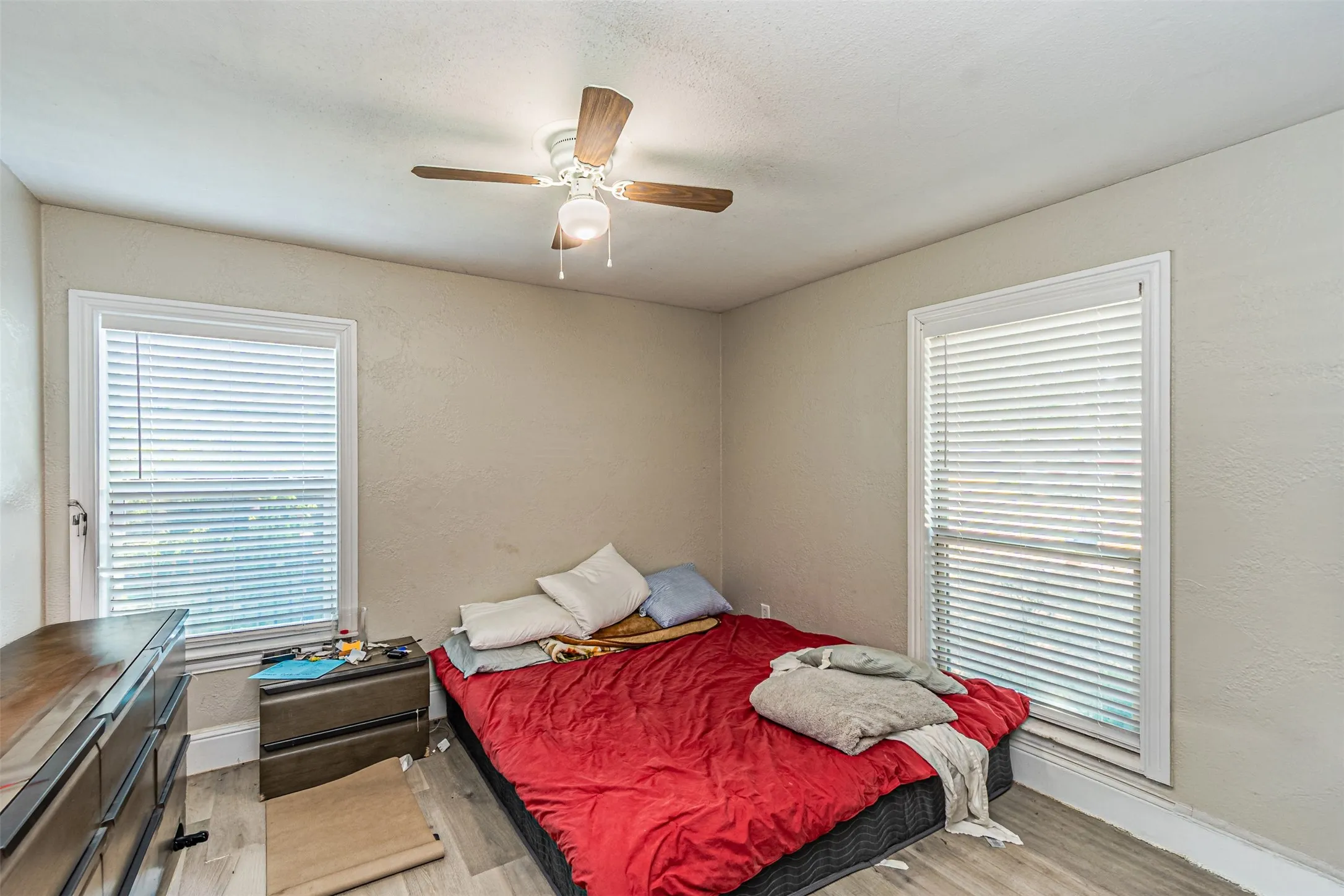 Single Family Residence For Sale in Dallas County , 305 Chandler Drive, Garland, Texas 75040, 3 Bedroom, 1 Bathroom, Garage spaces, 1,056 Sqft, built in 1952, mls#21381176, Real Estate Agent in Garland, Homes For Sale in Dallas county, Homes For Sale in Garland, Realtor in Garland Texas, Real Estate Brokerage Independent Realty Texas, Luminita Cordes Realtor