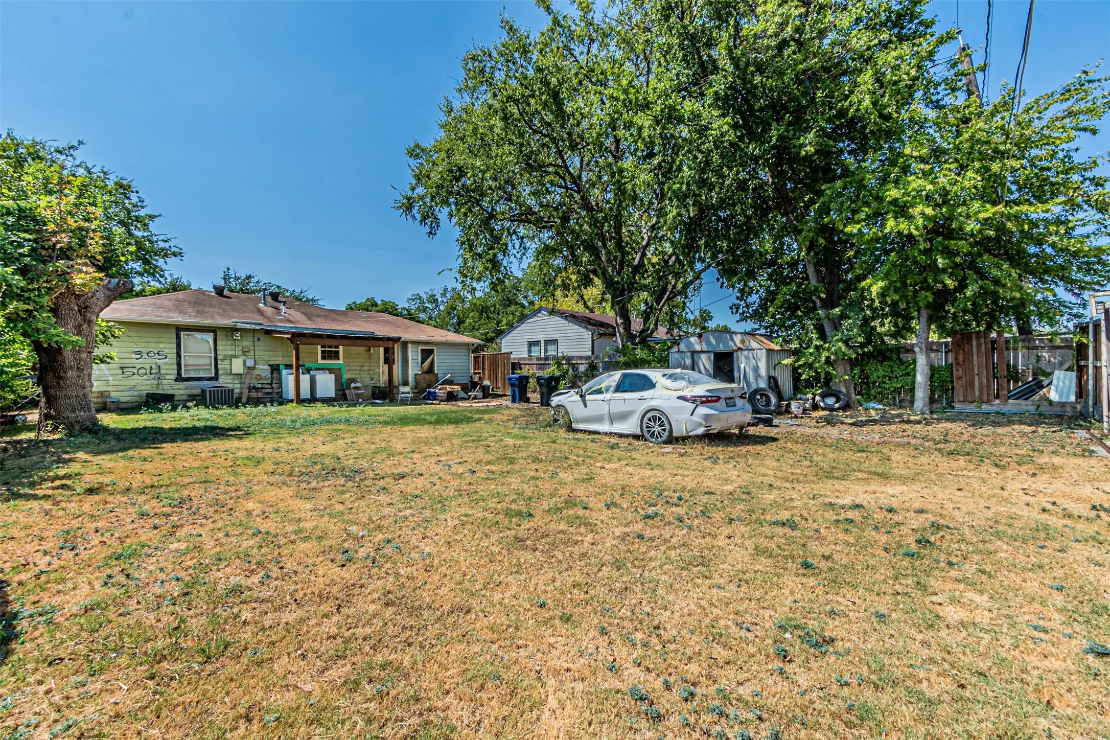Single Family Residence For Sale in Dallas County , 305 Chandler Drive, Garland, Texas 75040, 3 Bedroom, 1 Bathroom, Garage spaces, 1,056 Sqft, built in 1952, mls#21381176, Real Estate Agent in Garland, Homes For Sale in Dallas county, Homes For Sale in Garland, Realtor in Garland Texas, Real Estate Brokerage Independent Realty Texas, Luminita Cordes Realtor