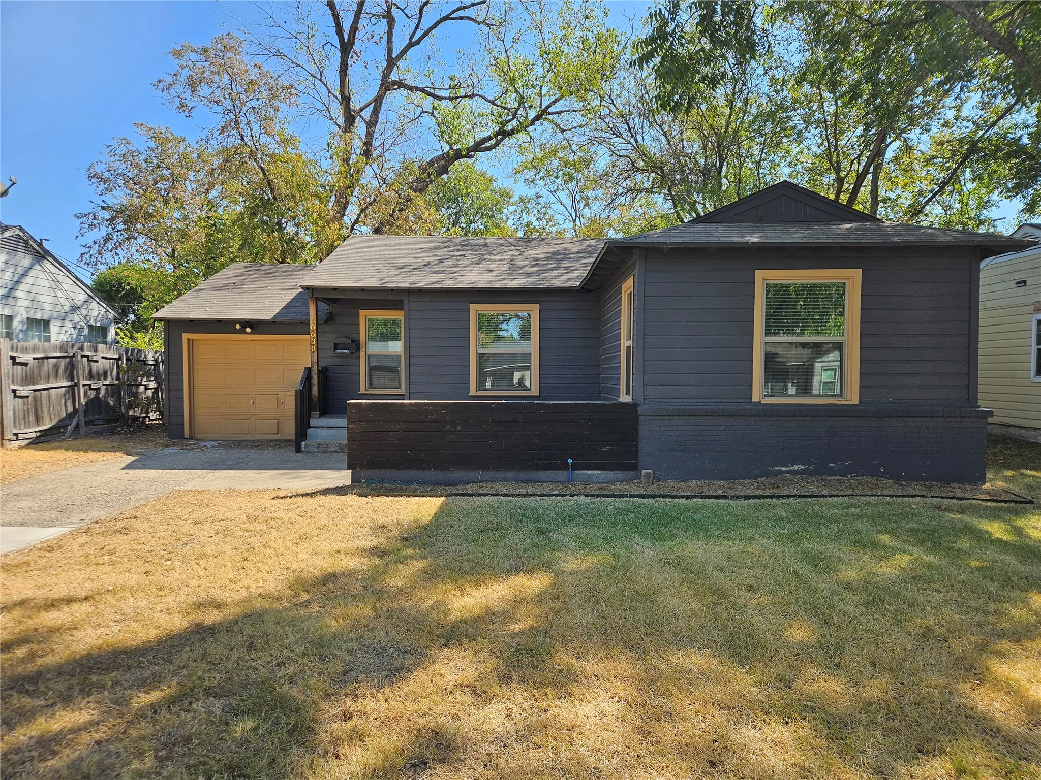 Single Family Residence For Sale in Dallas County , 10630 Newcombe Drive, Dallas, Texas 75228, 3 Bedroom, 1 Bathroom, 1 Garage spaces, 1,146 Sqft, built in 1951, mls#21381177, Real Estate Agent in Dallas, Homes For Sale in Dallas county, Homes For Sale in Dallas, Realtor in Dallas Texas, Real Estate Brokerage Independent Realty Texas, Luminita Cordes Realtor