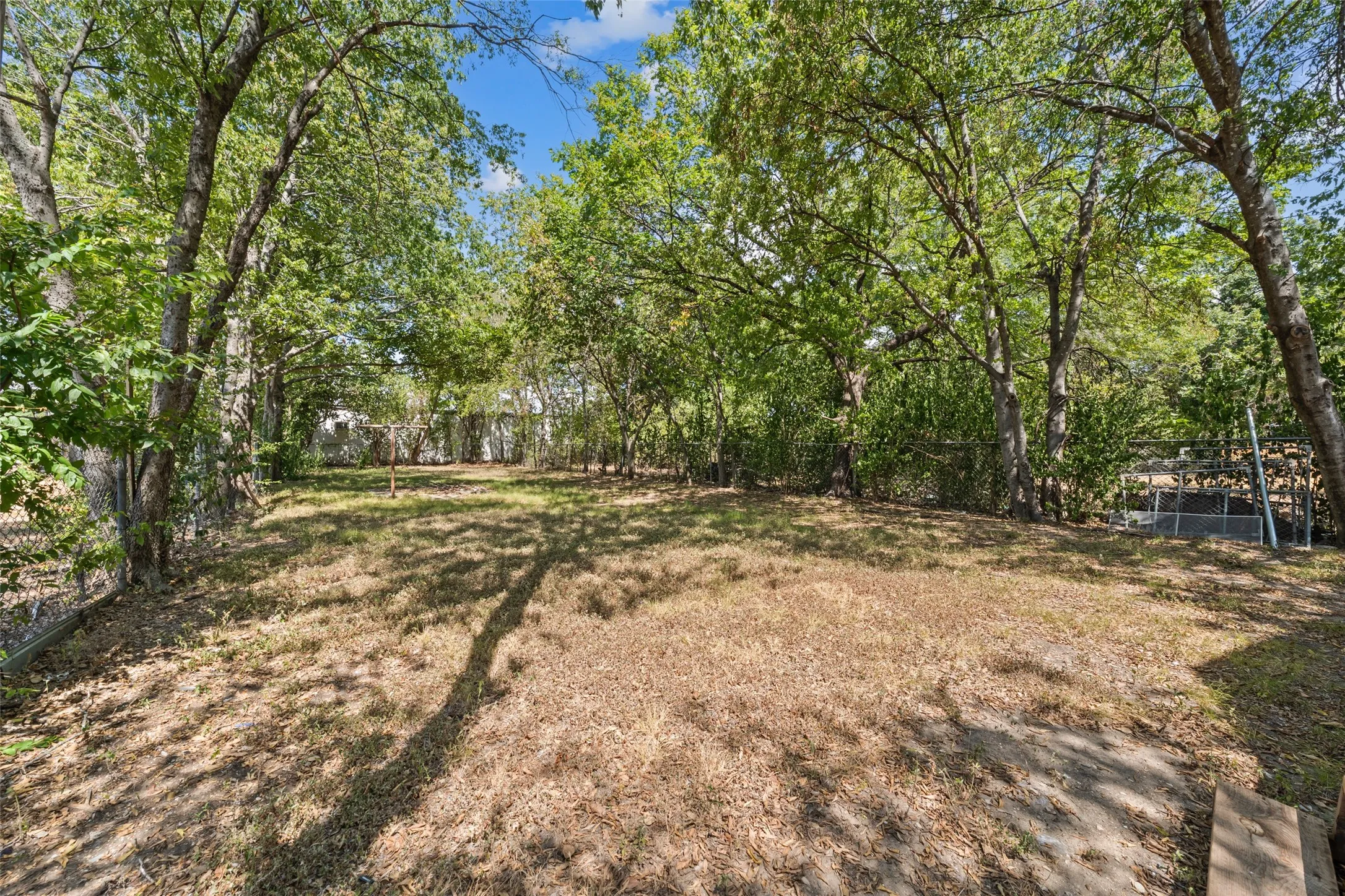 Single Family Residence For Sale in Mc Lennan County , 927 Oakwood Avenue, Waco, Texas 76706, 3 Bedroom, 1 Bathroom, Garage spaces, 1,060 Sqft, built in 1950, mls#21381092, Real Estate Agent in Waco, Homes For Sale in Mc Lennan county, Homes For Sale in Waco, Realtor in Waco Texas, Real Estate Brokerage Independent Realty Texas, Luminita Cordes Realtor