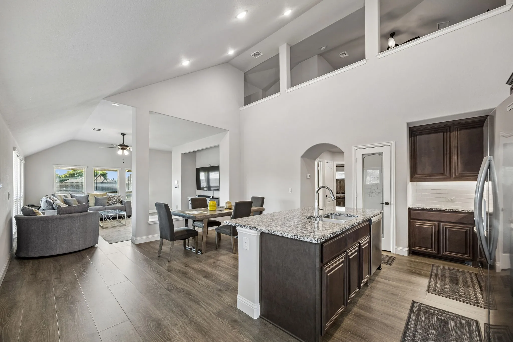 Single Family Residence For Sale in Ellis County , 209 Perennial Way, Waxahachie, Texas 75165, 4 Bedroom, 3 Bathroom, 2 Garage spaces, 2,399 Sqft, built in 2022, mls#21363236, Real Estate Agent in Waxahachie, Homes For Sale in Ellis county, Homes For Sale in Waxahachie, Realtor in Waxahachie Texas, Real Estate Brokerage Independent Realty Texas, Luminita Cordes Realtor