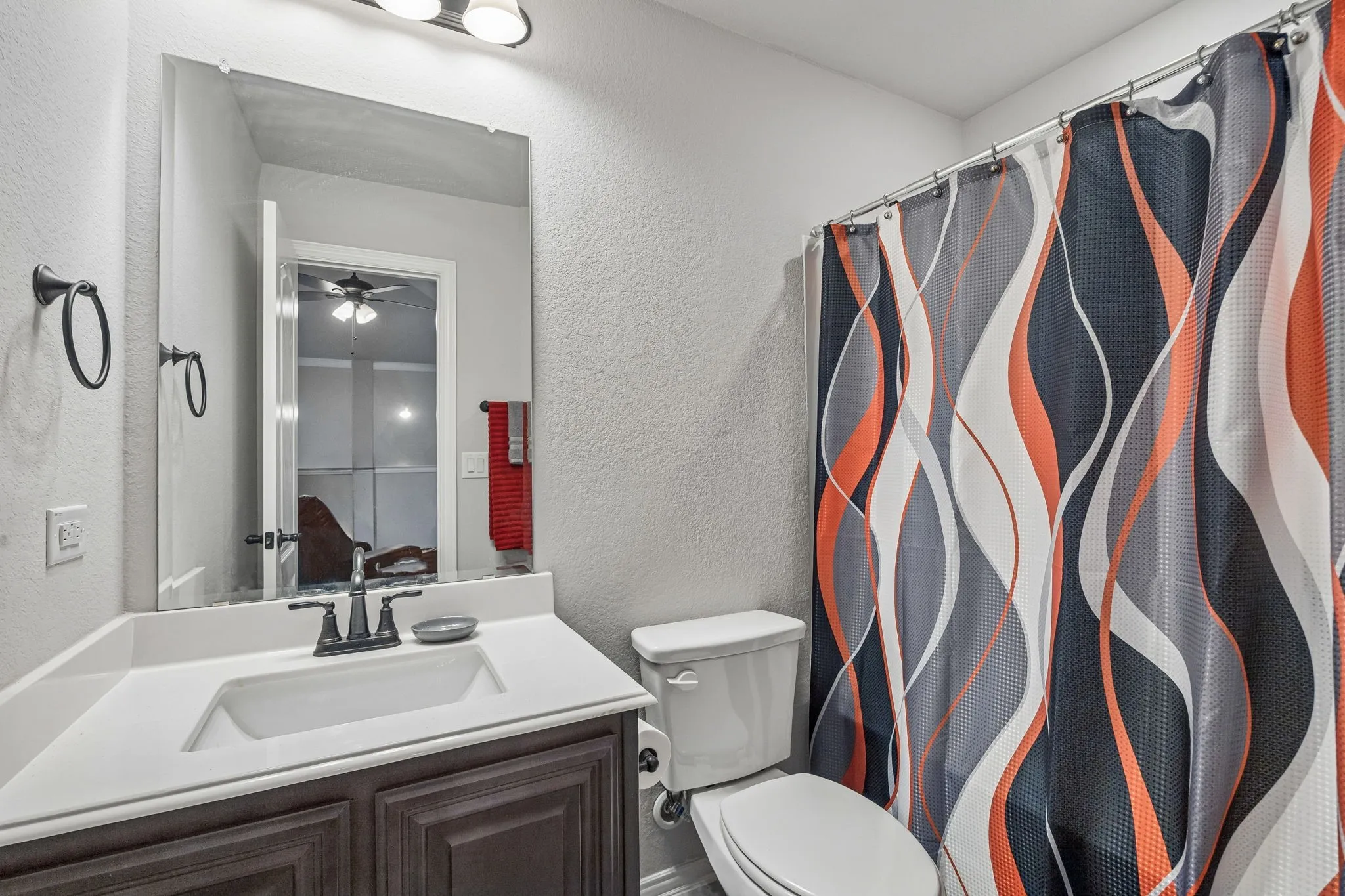 Single Family Residence For Sale in Ellis County , 209 Perennial Way, Waxahachie, Texas 75165, 4 Bedroom, 3 Bathroom, 2 Garage spaces, 2,399 Sqft, built in 2022, mls#21363236, Real Estate Agent in Waxahachie, Homes For Sale in Ellis county, Homes For Sale in Waxahachie, Realtor in Waxahachie Texas, Real Estate Brokerage Independent Realty Texas, Luminita Cordes Realtor