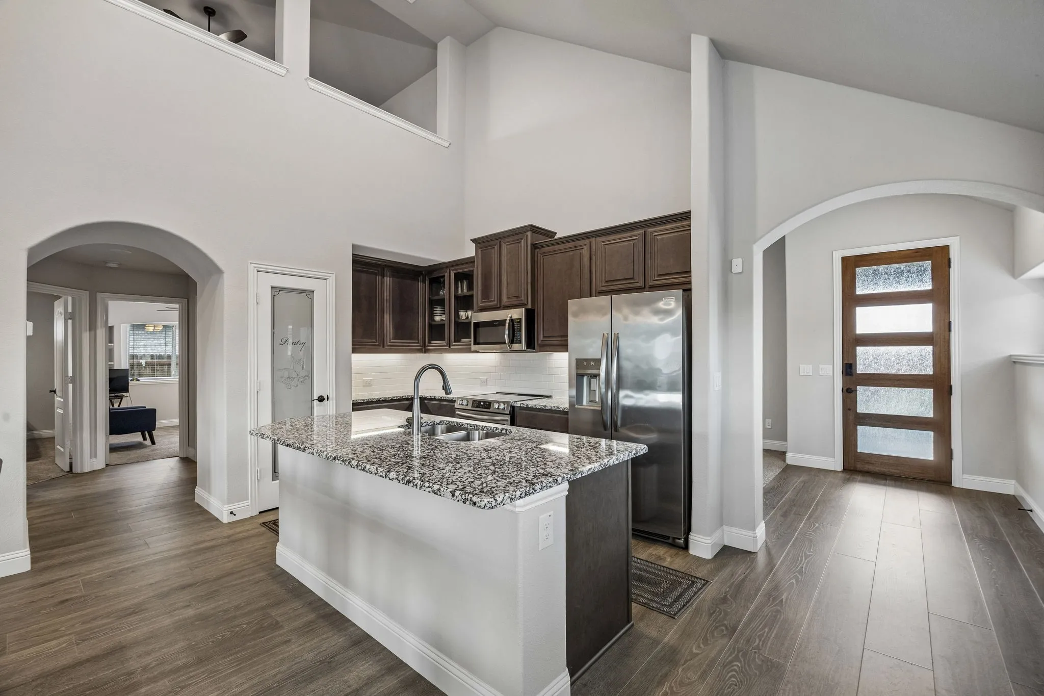 Single Family Residence For Sale in Ellis County , 209 Perennial Way, Waxahachie, Texas 75165, 4 Bedroom, 3 Bathroom, 2 Garage spaces, 2,399 Sqft, built in 2022, mls#21363236, Real Estate Agent in Waxahachie, Homes For Sale in Ellis county, Homes For Sale in Waxahachie, Realtor in Waxahachie Texas, Real Estate Brokerage Independent Realty Texas, Luminita Cordes Realtor