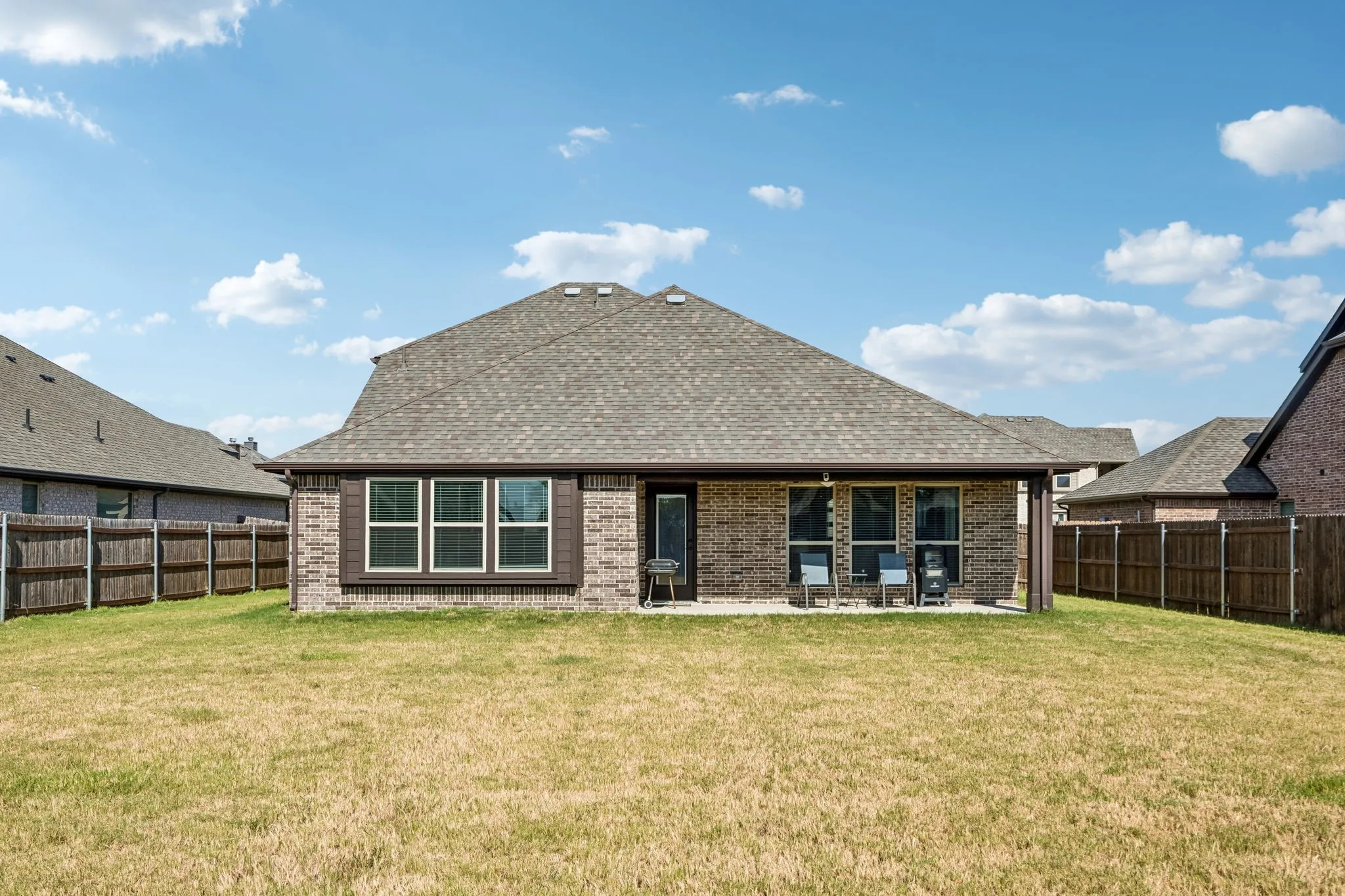 Single Family Residence For Sale in Ellis County , 209 Perennial Way, Waxahachie, Texas 75165, 4 Bedroom, 3 Bathroom, 2 Garage spaces, 2,399 Sqft, built in 2022, mls#21363236, Real Estate Agent in Waxahachie, Homes For Sale in Ellis county, Homes For Sale in Waxahachie, Realtor in Waxahachie Texas, Real Estate Brokerage Independent Realty Texas, Luminita Cordes Realtor