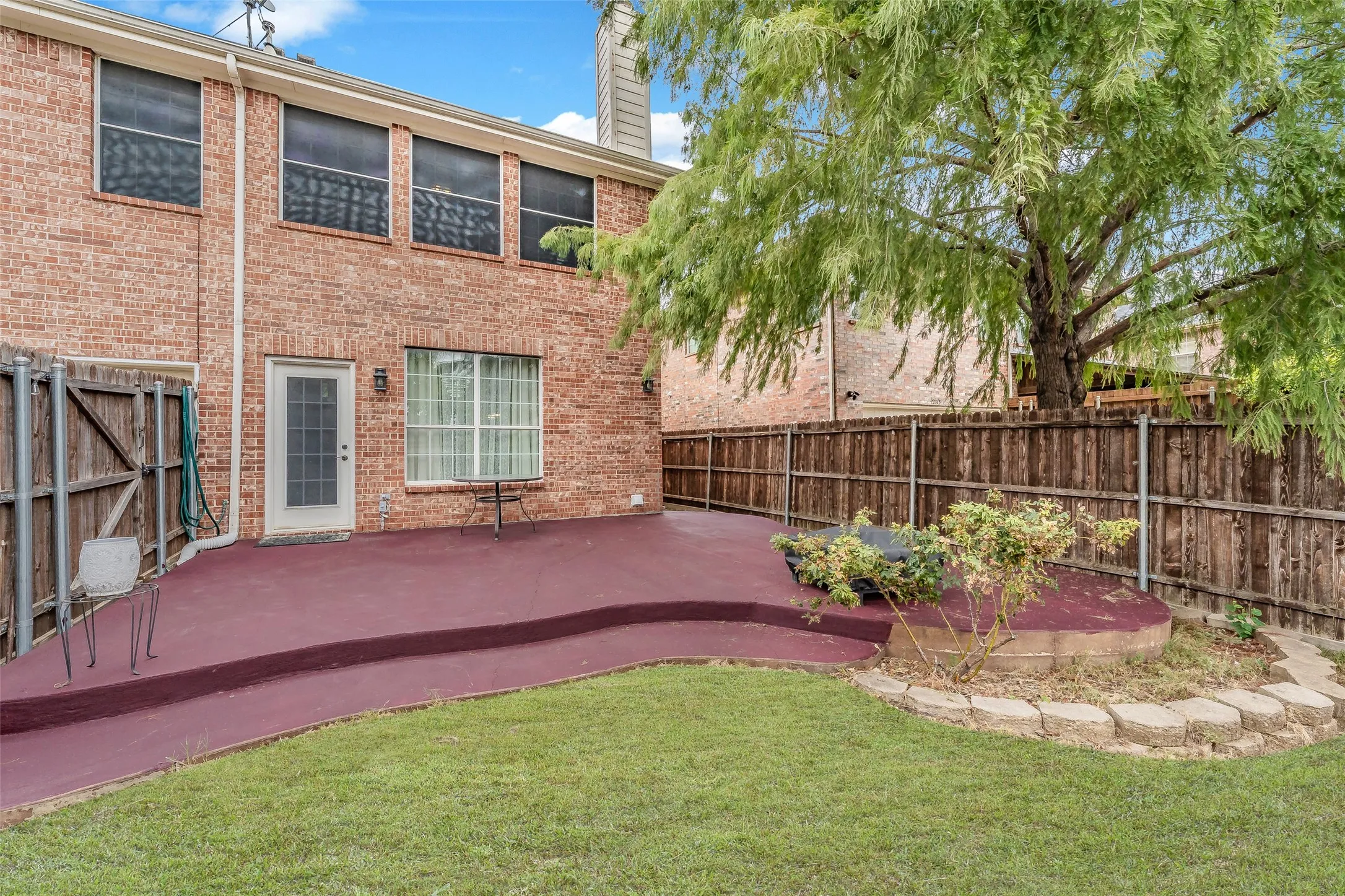 Single Family Residence For Sale in Denton County , 12361 Hawk Creek Drive, Frisco, Texas 75033, 3 Bedroom, 3 Bathroom, 2 Garage spaces, 2,431 Sqft, built in 2003, mls#21381093, Real Estate Agent in Frisco, Homes For Sale in Denton county, Homes For Sale in Frisco, Realtor in Frisco Texas, Real Estate Brokerage Independent Realty Texas, Luminita Cordes Realtor