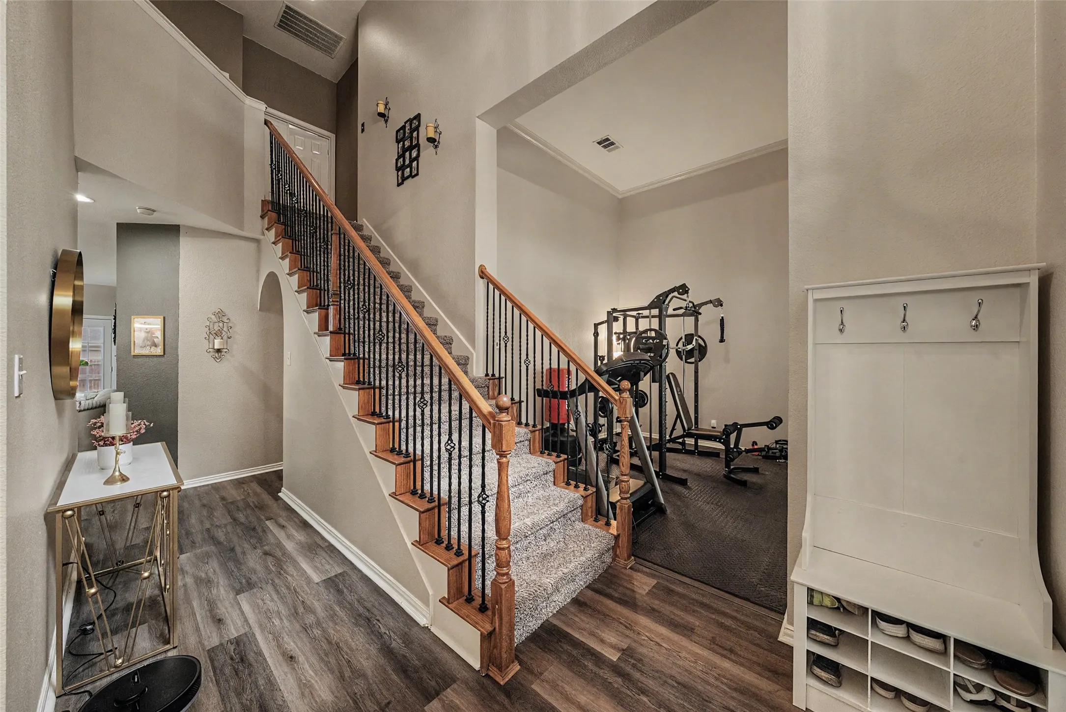 Single Family Residence For Sale in Denton County , 12361 Hawk Creek Drive, Frisco, Texas 75033, 3 Bedroom, 3 Bathroom, 2 Garage spaces, 2,431 Sqft, built in 2003, mls#21381093, Real Estate Agent in Frisco, Homes For Sale in Denton county, Homes For Sale in Frisco, Realtor in Frisco Texas, Real Estate Brokerage Independent Realty Texas, Luminita Cordes Realtor