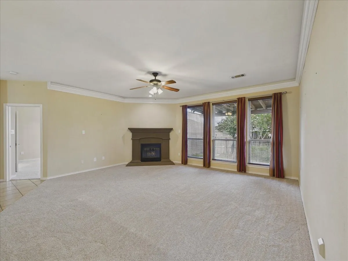 Single Family Residence For Sale in Tarrant County , 4057 Claymore Lane, Fort Worth, Texas 76244, 3 Bedroom, 2 Bathroom, 2 Garage spaces, 1,884 Sqft, built in 2006, mls#21381180, Real Estate Agent in Fort Worth, Homes For Sale in Tarrant county, Homes For Sale in Fort Worth, Realtor in Fort Worth Texas, Real Estate Brokerage Independent Realty Texas, Luminita Cordes Realtor