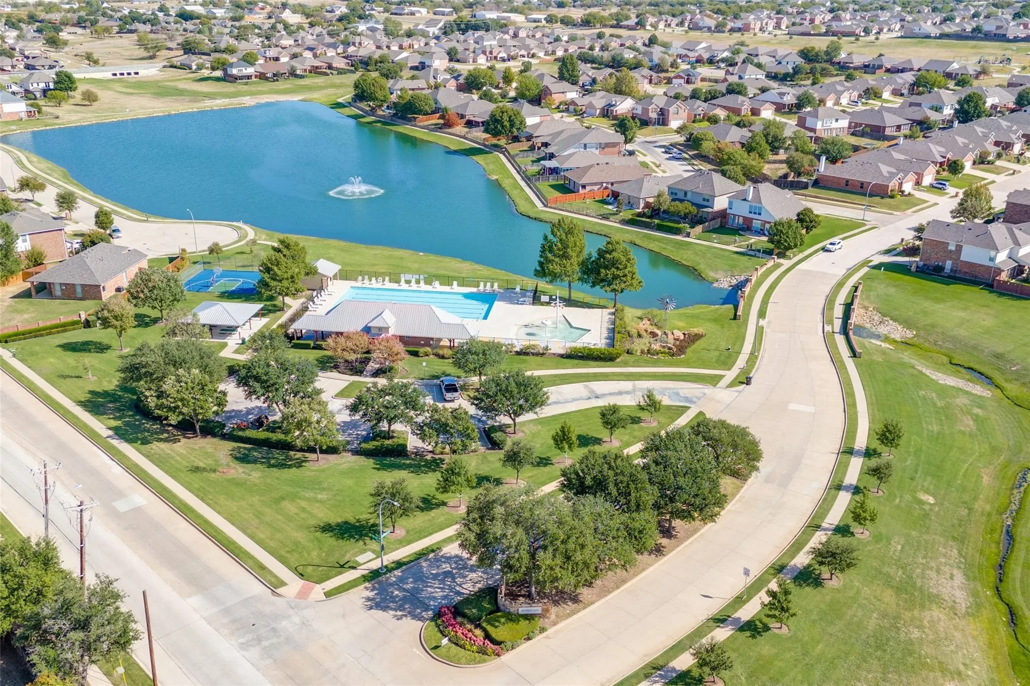 Single Family Residence For Sale in Tarrant County , 4057 Claymore Lane, Fort Worth, Texas 76244, 3 Bedroom, 2 Bathroom, 2 Garage spaces, 1,884 Sqft, built in 2006, mls#21381180, Real Estate Agent in Fort Worth, Homes For Sale in Tarrant county, Homes For Sale in Fort Worth, Realtor in Fort Worth Texas, Real Estate Brokerage Independent Realty Texas, Luminita Cordes Realtor