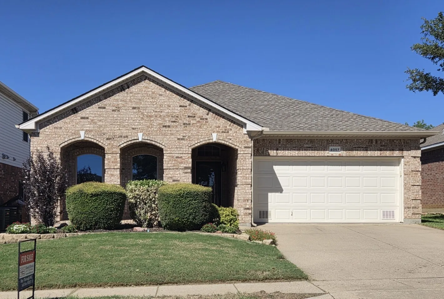 Single Family Residence For Sale in Tarrant County , 4057 Claymore Lane, Fort Worth, Texas 76244, 3 Bedroom, 2 Bathroom, 2 Garage spaces, 1,884 Sqft, built in 2006, mls#21381180, Real Estate Agent in Fort Worth, Homes For Sale in Tarrant county, Homes For Sale in Fort Worth, Realtor in Fort Worth Texas, Real Estate Brokerage Independent Realty Texas, Luminita Cordes Realtor